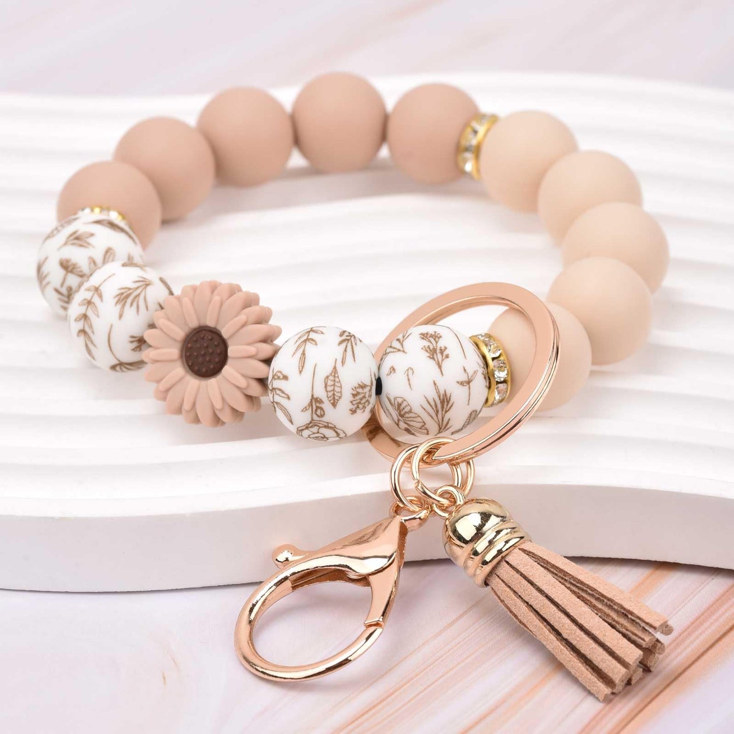 BAOSIWA Silicone Beaded Keychain Wristlet Key Ring Bracelet Cute Daisy Khaki Car Key Chain Holder for Women Girls