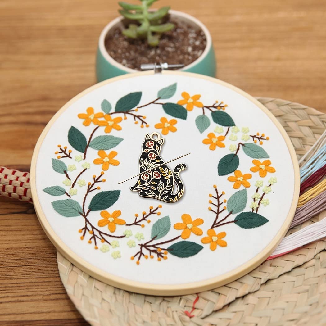 Art Cat Cross Stitch Supplies Needle Minder, Embroidery Magnetic Needle Holder,Needlework and Embroidery Accessories