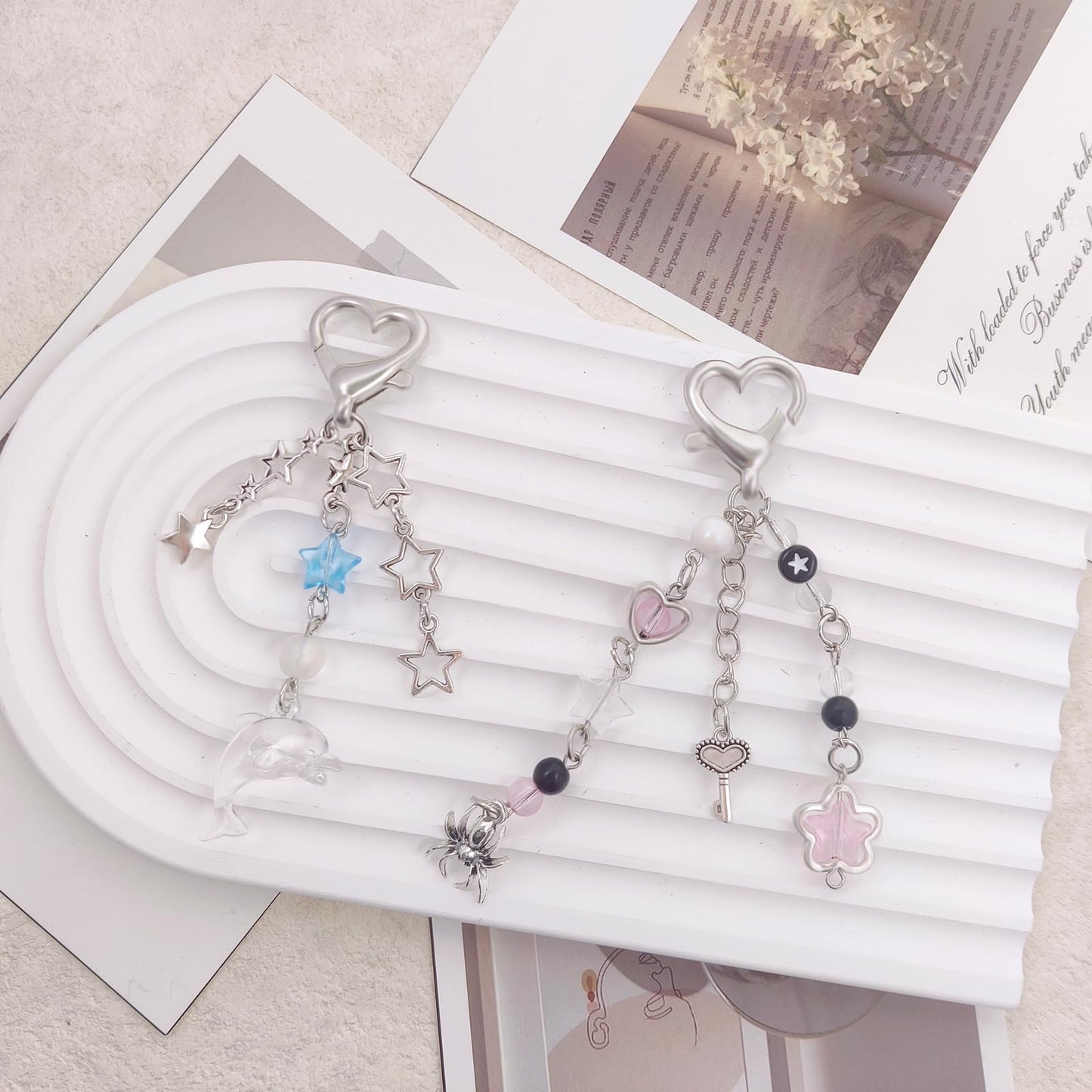AGEN KGEN Aesthetic Y2K keychains Cute Butterfly Star Strawberry Bear Guitar Keychains for Women Keychain Charms Bag Purse Phone Charms Pendant Gifts (2x Dolphin Pink Star)
