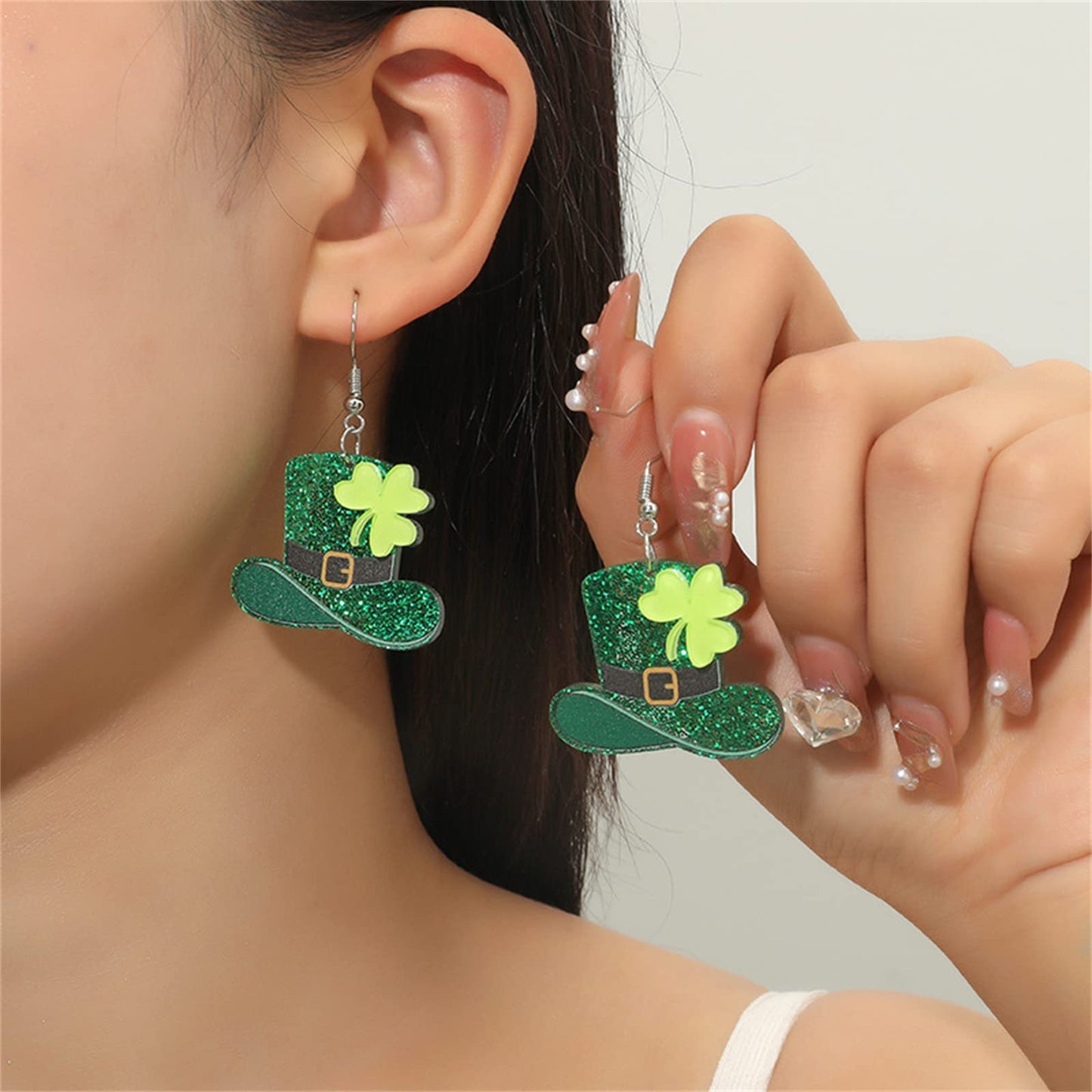St Patrick's Day Earrings for Women Cute Funny Acrylic Irish Shamrock Dangle Earrings Green Clover Hat Horseshoe Drop Earrings Good Luck St. Patrick's Day Holiday Accessories Jewelry (Hat)