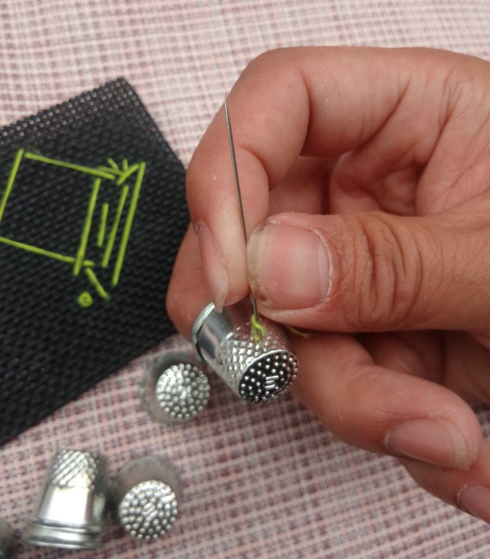 LGEGE 30PCs Silver toned Vintage DIY Crafts Metal Sewing Thimbles, Sewing Thimble (Size (Approx):19mm x 18mm)