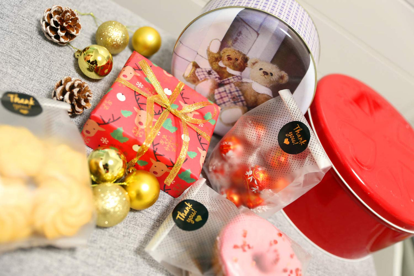 SAILING-GO 100 pcs./Pack Translucent Plastic Bags for Cookie,Cake,Chocolate,Candy,Snack Wrapping Good for Bakery Party with Thank You Stickers
