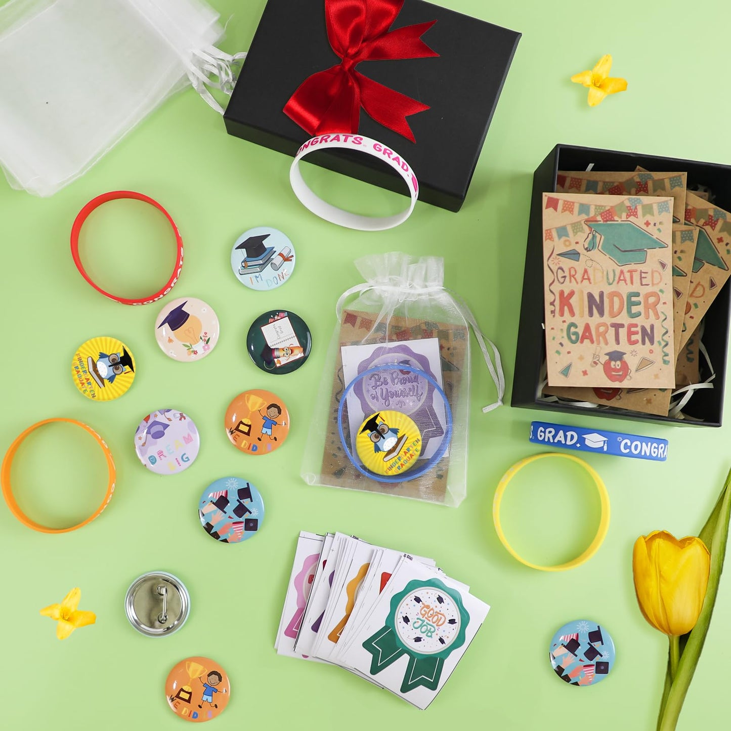 fethwoin 120Pcs Kindergarten Graduation Gifts for Boys and Girls, Congrats Grad Kinder Graduation Gifts 2026, Kids Grad Wristbands Pins Presents for Pre k Graduation Party Decorations Favors