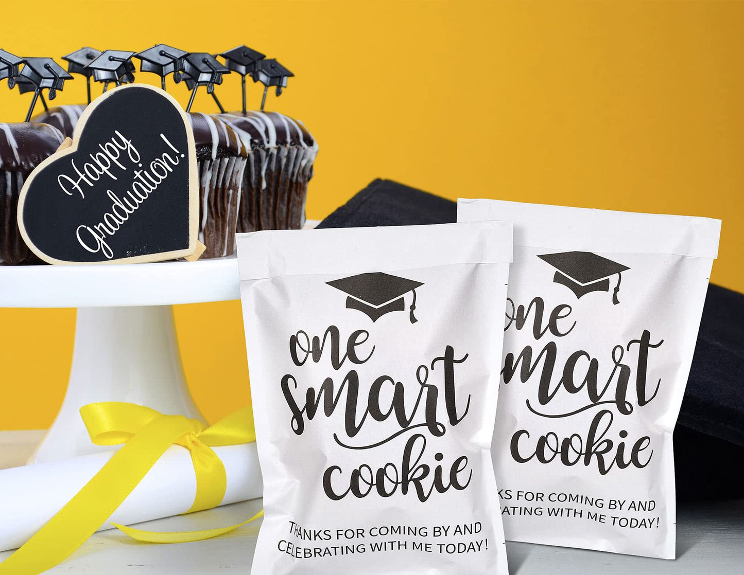 Whaline 100 Pack 2026 Graduation Candy Cookie Gift Bags One Smart Cookie Self-Adhesive Buffet Treat Bag Congrats Grad White Kraft Paper Treat Gift Bags for Graduation Party Decoration Supplies