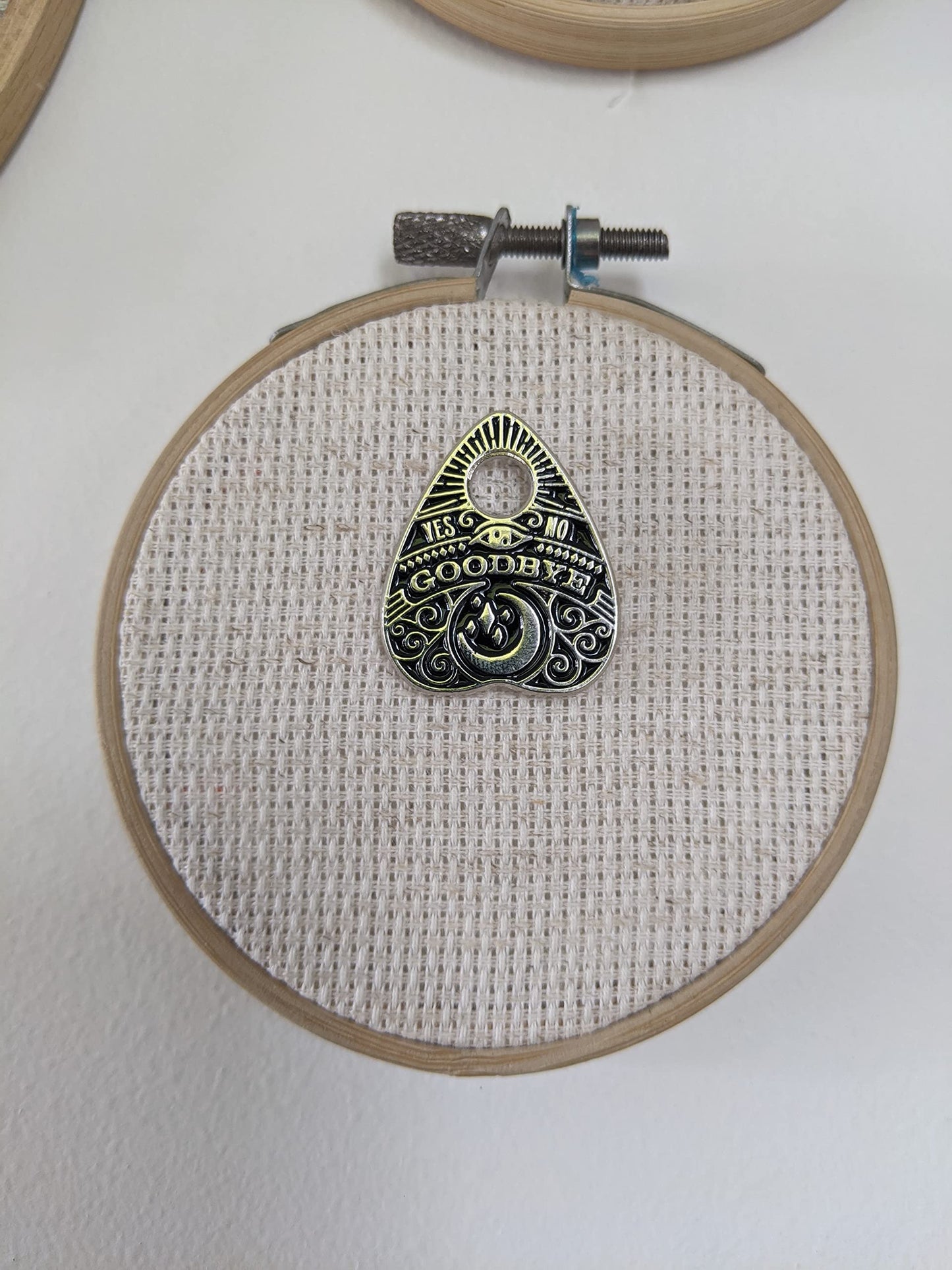 Planchette Needle Minder
