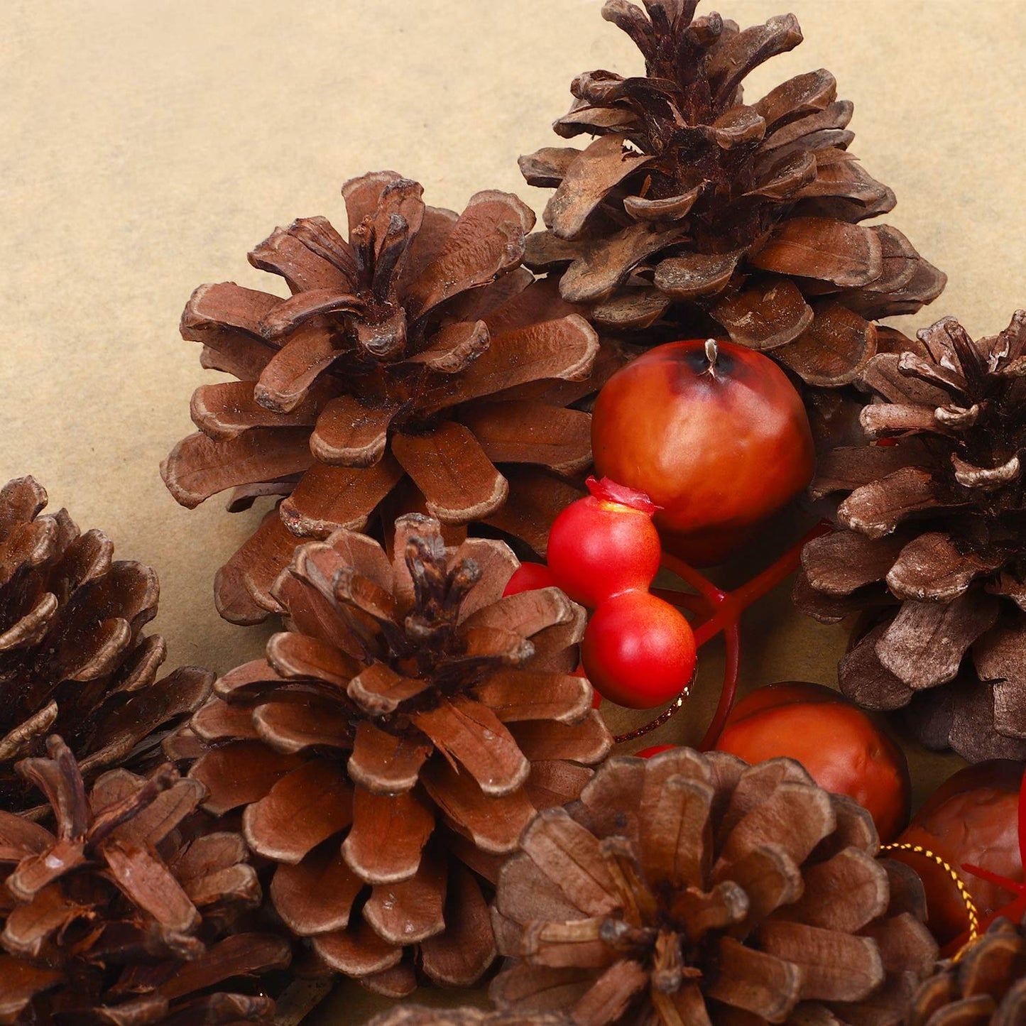 25 Pcs 1.6-2.4 Inches Christmas Pine Cones Decoration with String, Natural Rustic Pinecones Bulk Ornaments for Crafting for Home Accent Decor, Fall Thanksgiving Tree Decoration