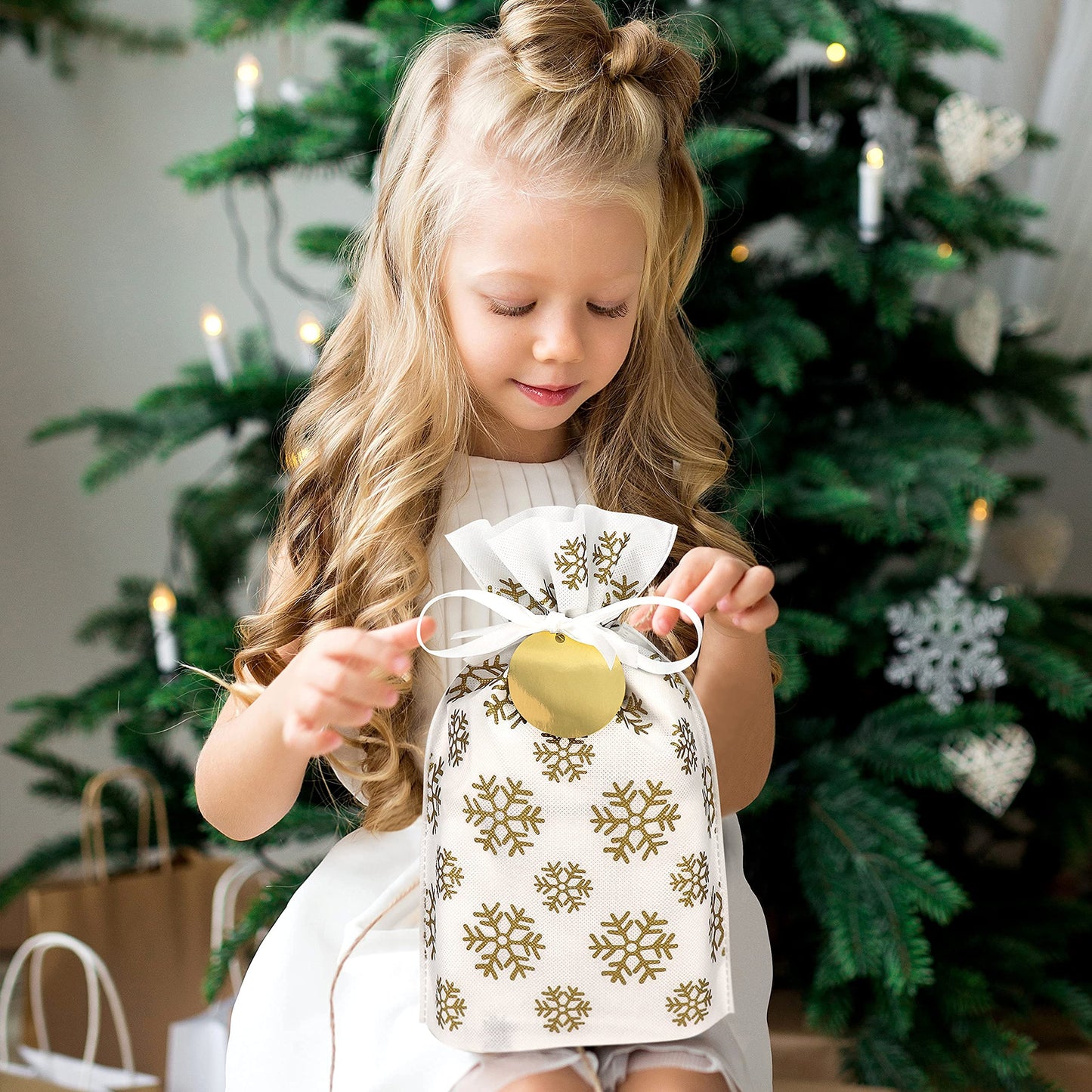 Fabric Gift Bags for Presents - 6 Pcs Reusable Bags with Drawstring, Large Gift Bags for Christmas, Assorted Sizes (Gold)