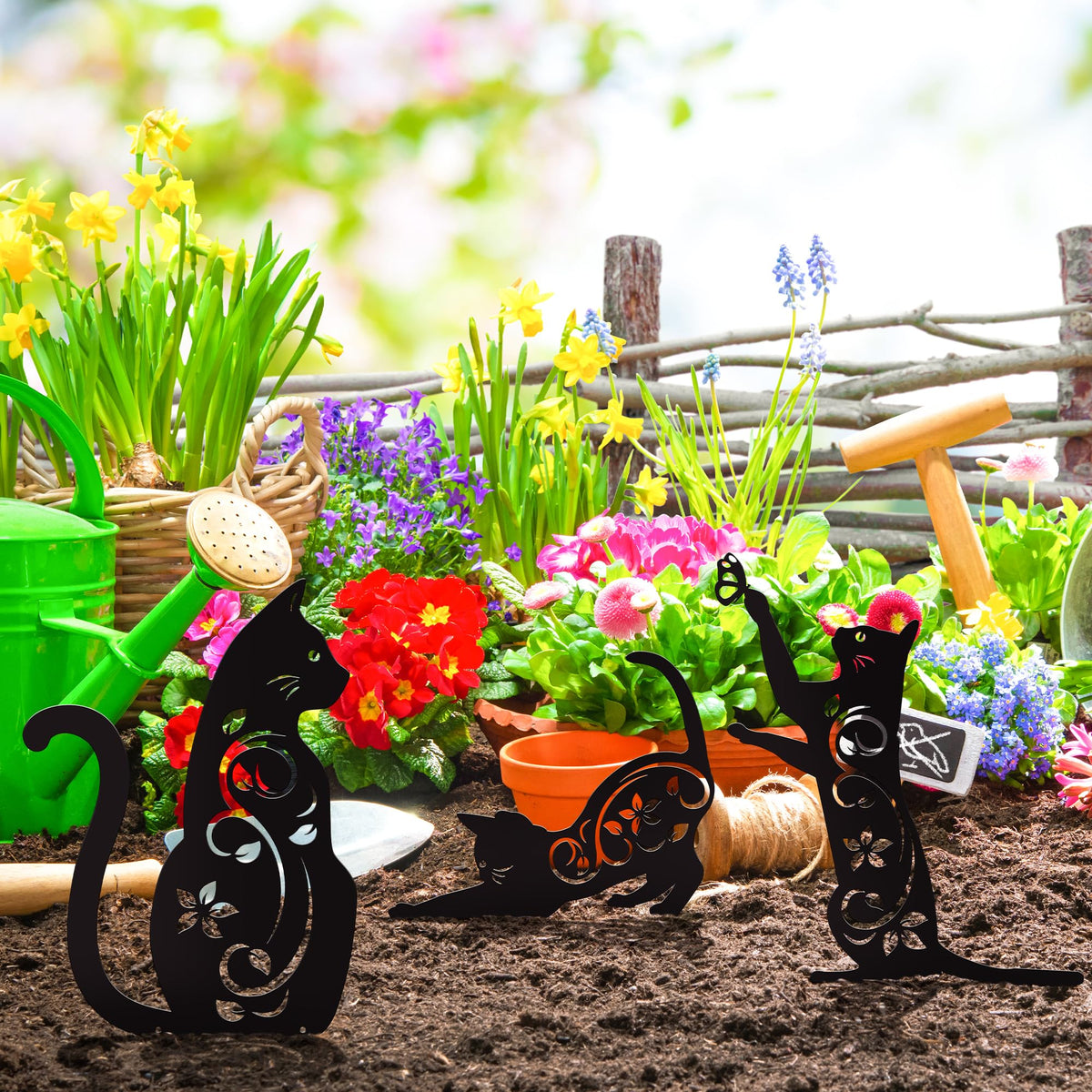 Elcoho 4 Pack Black Cat Silhouette Cute Metal Cat Garden Statues Bird Repellent Decorative Garden Stakes for Yard, Garden, Lawn Outdoor Decorations