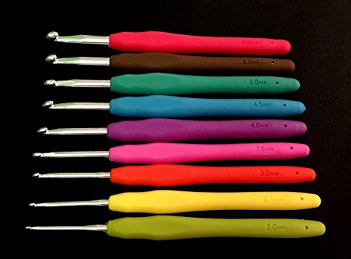 WooCrafts Large-Eye Blunt Needles Yarn Knitting Plus Crochet Hooks Set with Case for Arthritic Hands, Ergonomic Handle. Best Gift!