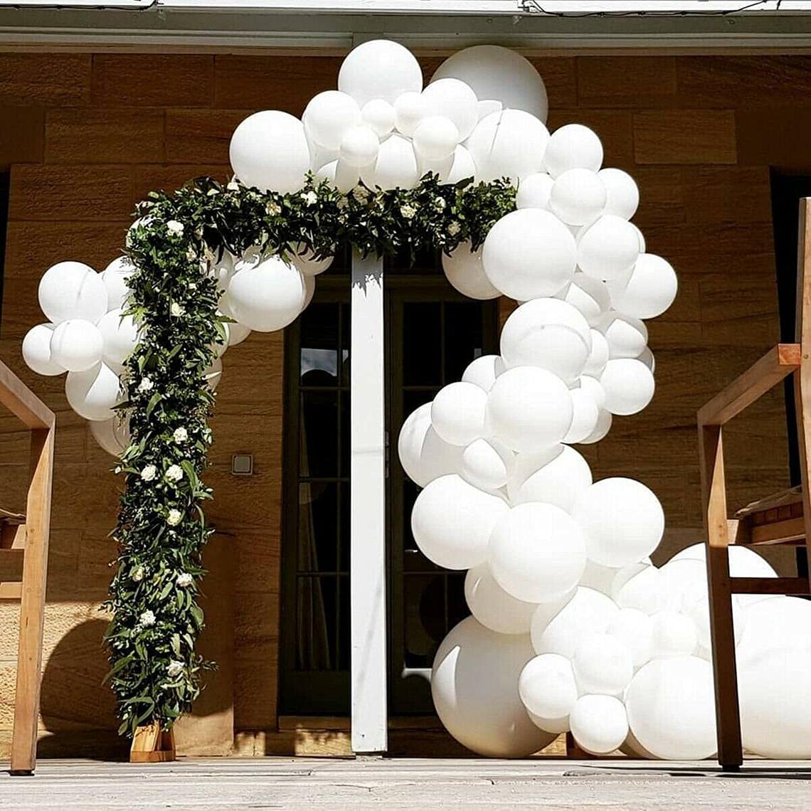 Bezente White Balloons Latex Party Balloons, 100 Pack 12 inch Round Helium Balloons for White Themed Wedding Graduation Birthday Party Backdrop Decorations