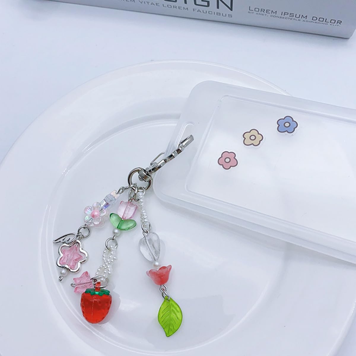 AGEN KGEN Aesthetic Y2K keychains Cute Butterfly Star Strawberry Bear Guitar Keychains for Women Keychain Charms Bag Purse Phone Charms Pendant Gifts (1x Red Strawberry)