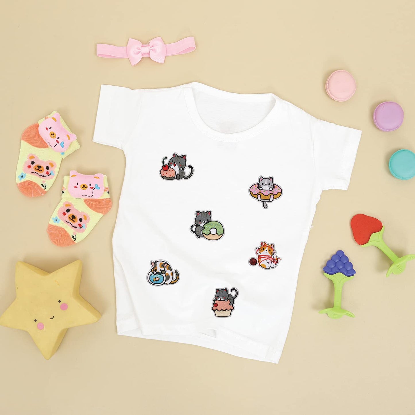 18Pcs Cute Cat Patches for Clothing, Iron on/Sew on Cat Applique, Iron Patches for Dresses Jeans Hats Shoes Shirts Jackets Backpacks