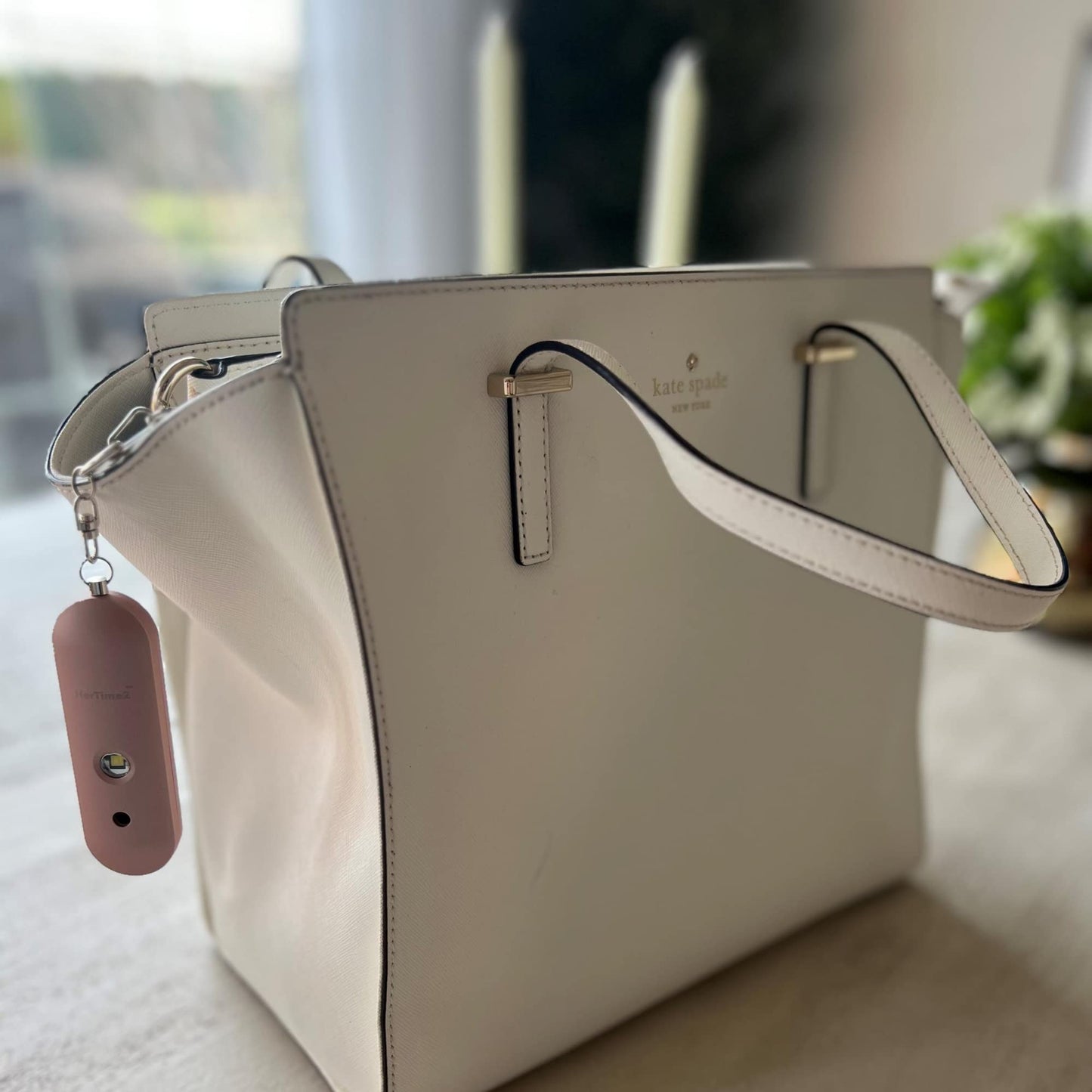 Personal Safety Alarm – Travel Safe Waterproof – Gift for Women College Girls – Self Defense Keychain – Extra Loud Siren – Strobe Light – Cute Key Chains Protection (Rose Gold)