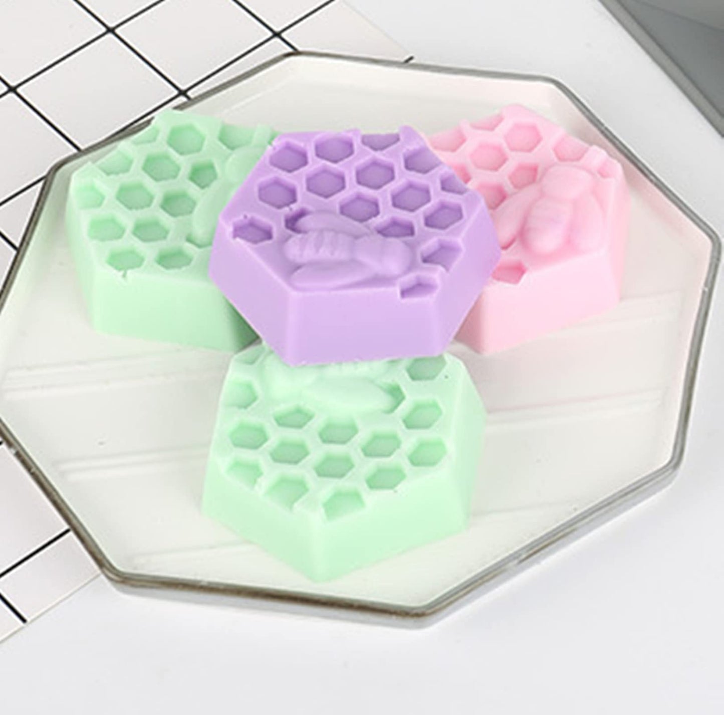 DD-life 2Pcs 3D Bee Silicone Soap Molds, Hexagonal Honeycomb Silicone Molds for Homemade Soaps Chocolate Jelly Cake Making