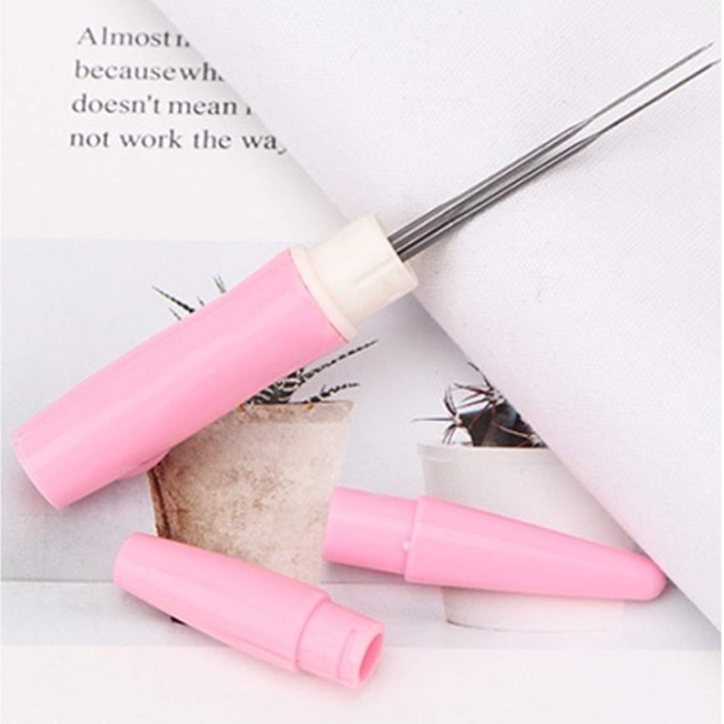 Needle Felting, Felting Needle Tool with 3 Needles, Pen Style Needle Felting Tool, Wool Felt Needle Tools, Felting Starter for DIY Patchwork & Craft, Make Beautiful Felt Animals & Patterns