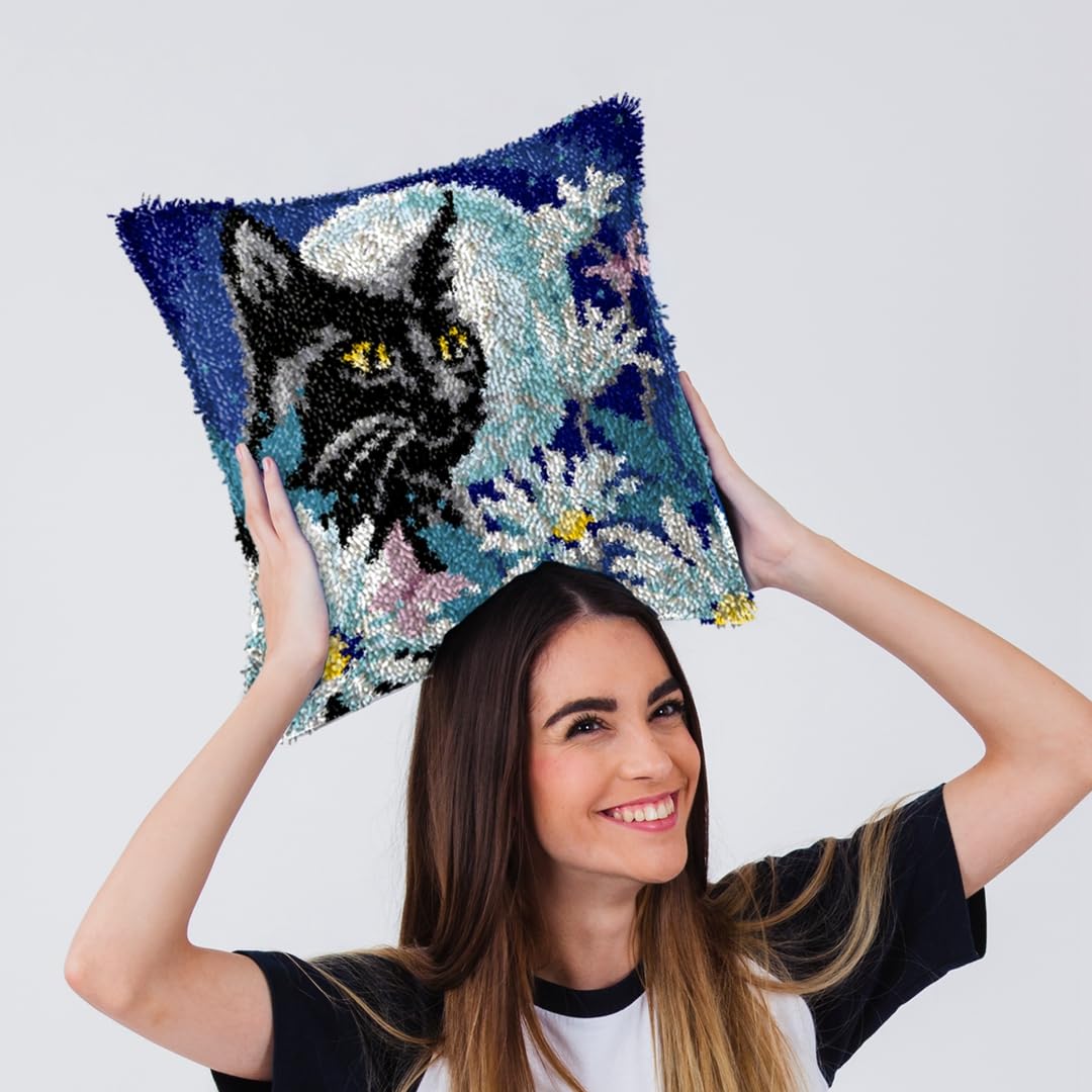Latch Hook Kits Pillow Black Cat Right Crochet Yarn Cushion Colour Pre-Printed Canvas Rug Needlework DIY Pillowcase Hook and Latch Kit Home Arts Crafts Sofa Decoration 42x42cm/17 X17