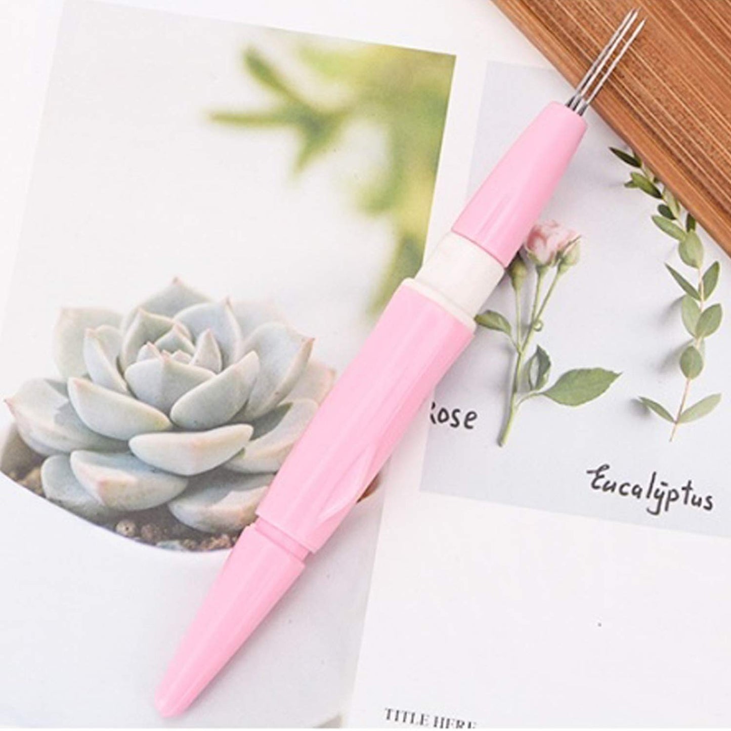 Needle Felting, Felting Needle Tool with 3 Needles, Pen Style Needle Felting Tool, Wool Felt Needle Tools, Felting Starter for DIY Patchwork & Craft, Make Beautiful Felt Animals & Patterns
