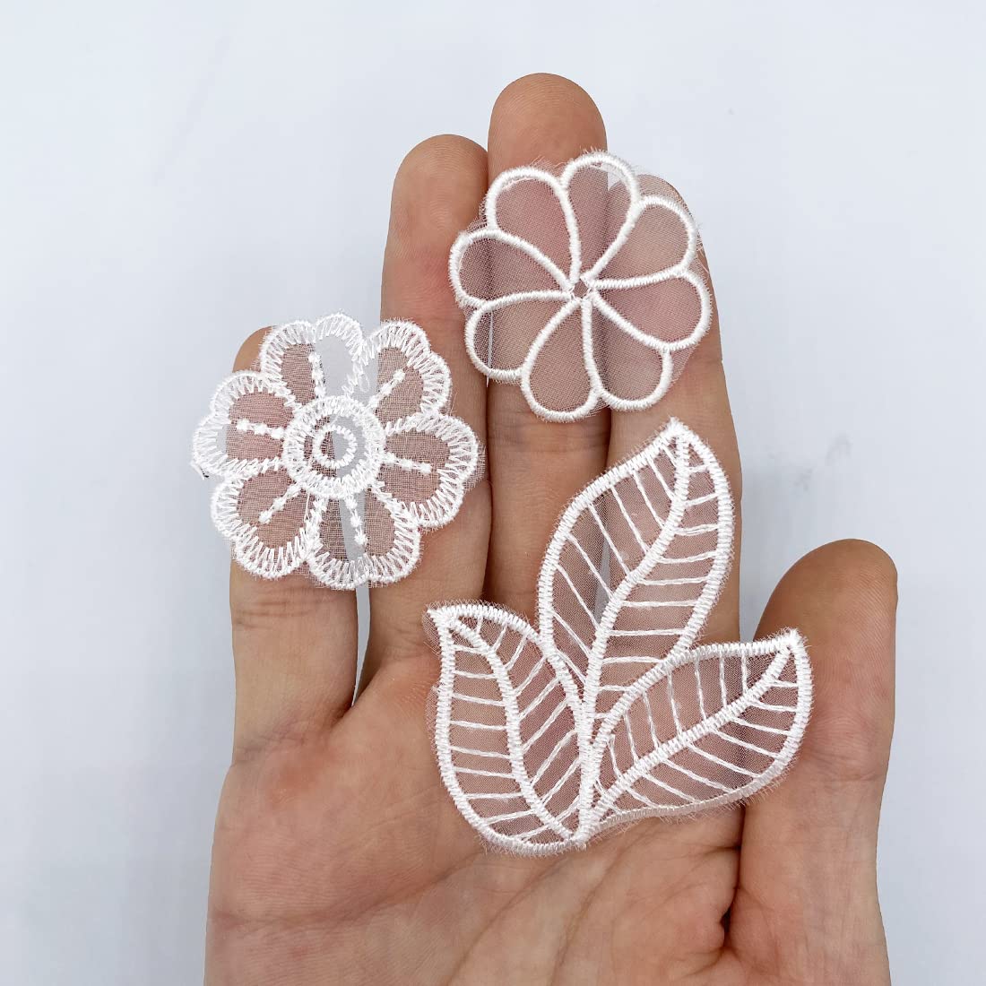 30 PCS Lace Flowers Applique Embroidery Flowers Leaf Sew Iron On Patch, Organza Patches Flowers Applique for Wedding Bridal Dress Sewing Craft DIY Clothes Hair Ornaments (White)