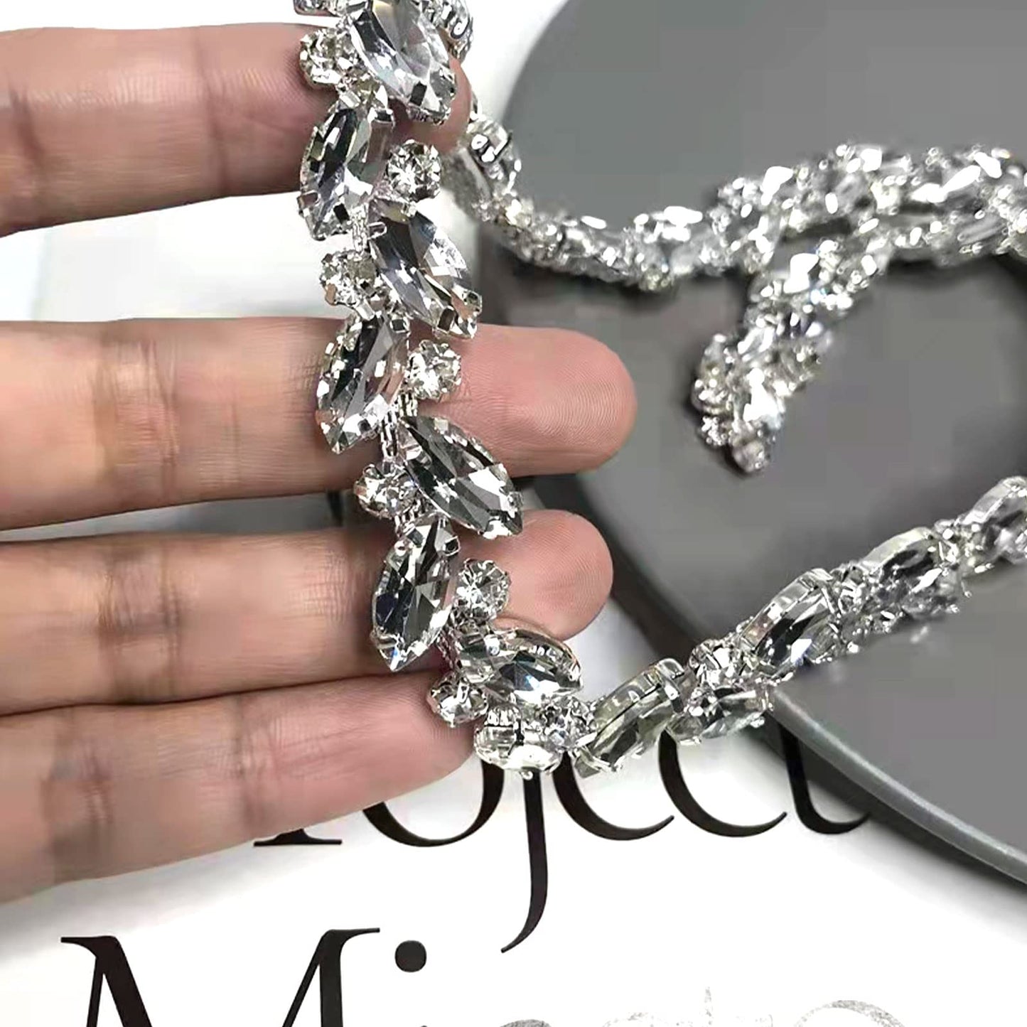 Yhsheen 1 Yard Rhinestone Trim Diamond Crystal Rhinestone Chain Sparkly Rhinestone Applique for Wedding Party Decoration & Bridal Costume Embellishment Clothing Accessories