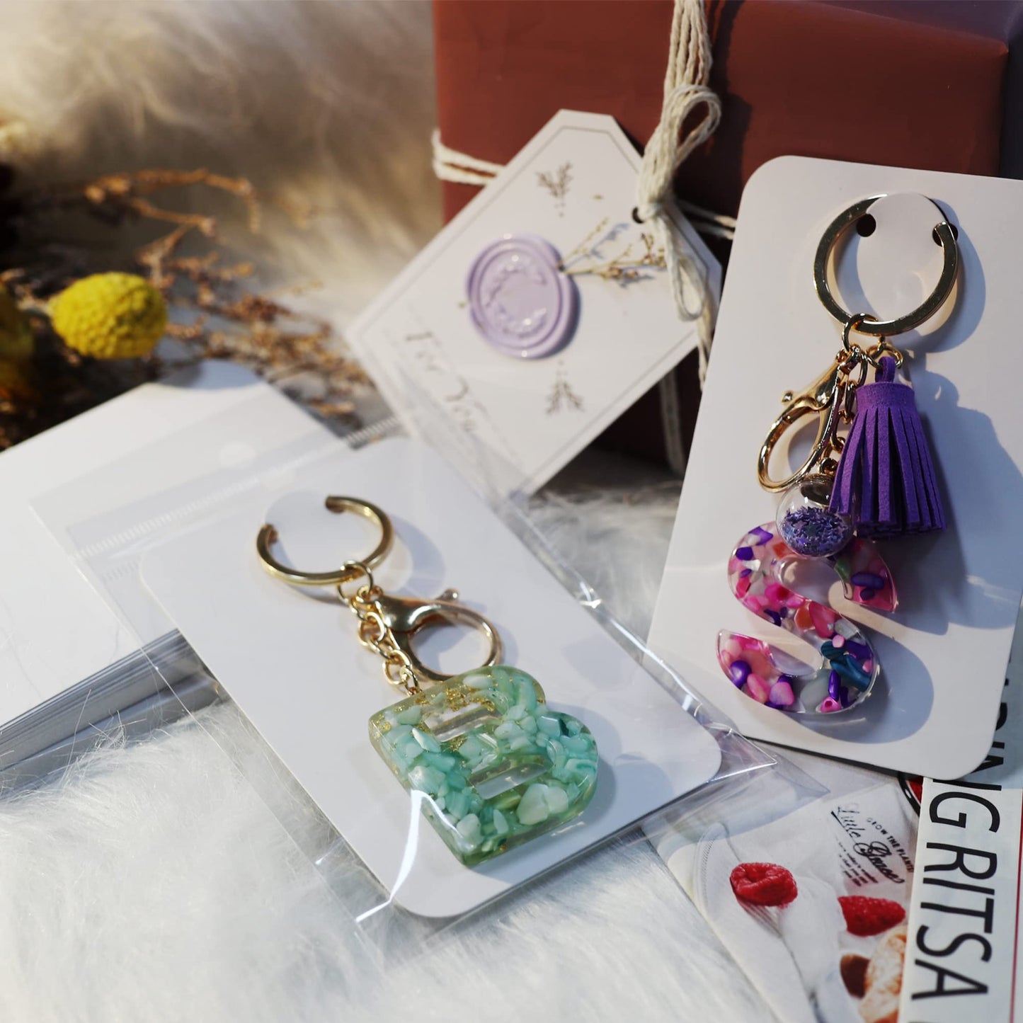 Temlum 100 Pcs Keychain Display Cards with Self-Sealing Bags, 3'' x 4.7'' Keychain Cards Holder for Display Keyring Cards Jewelry Packaging Supplies (White)