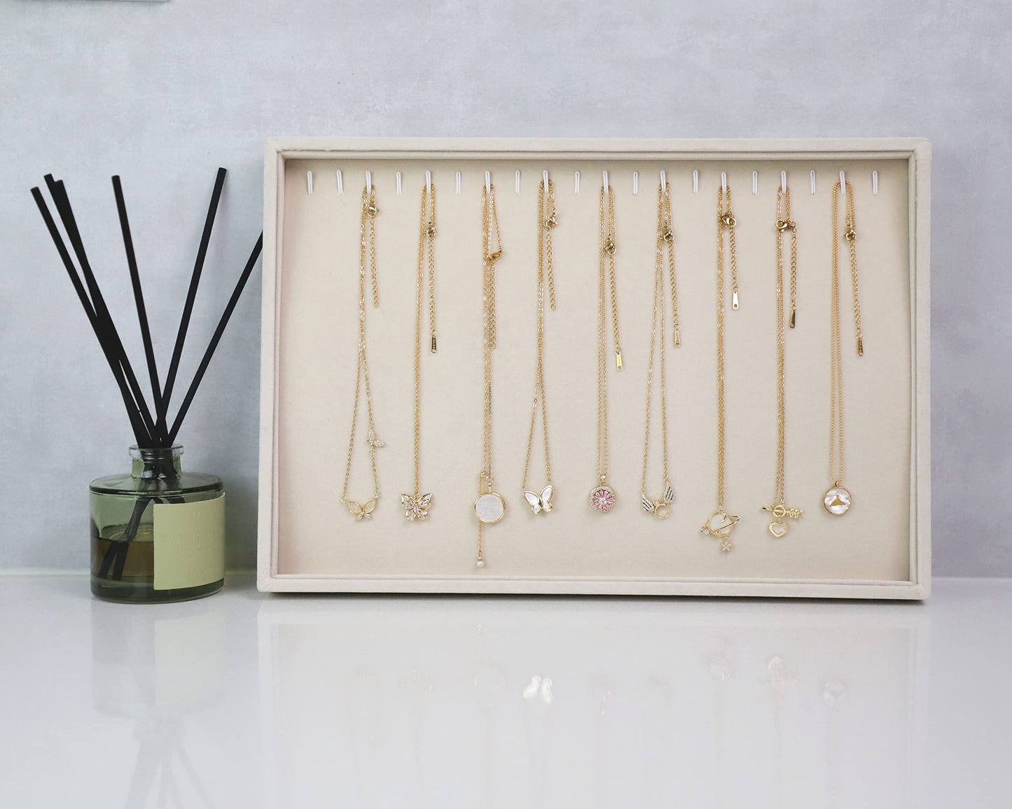 Stratalife Necklace Organizer Stackable Jewelry Organizer 20 Hooks Large Jewelry Tray Velvet Necklaces Holder Bracelet Storage for Women Girls Beige
