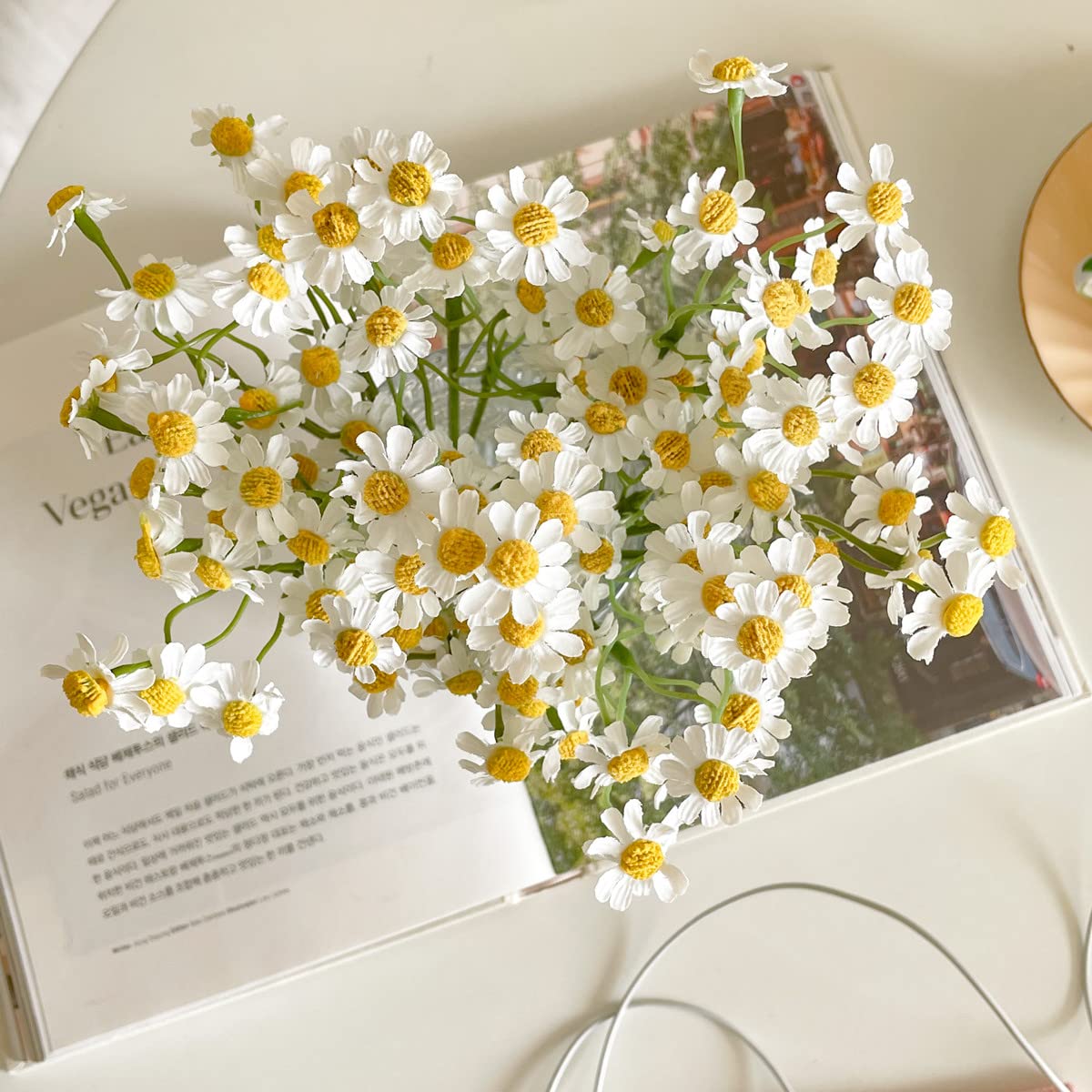 Small White Daisy Flowers Artificial,2 Bouquet/12Pcs 10 Inch Fake Daisies,Spring Wild Flower for Party Decor (Vase Not Included)