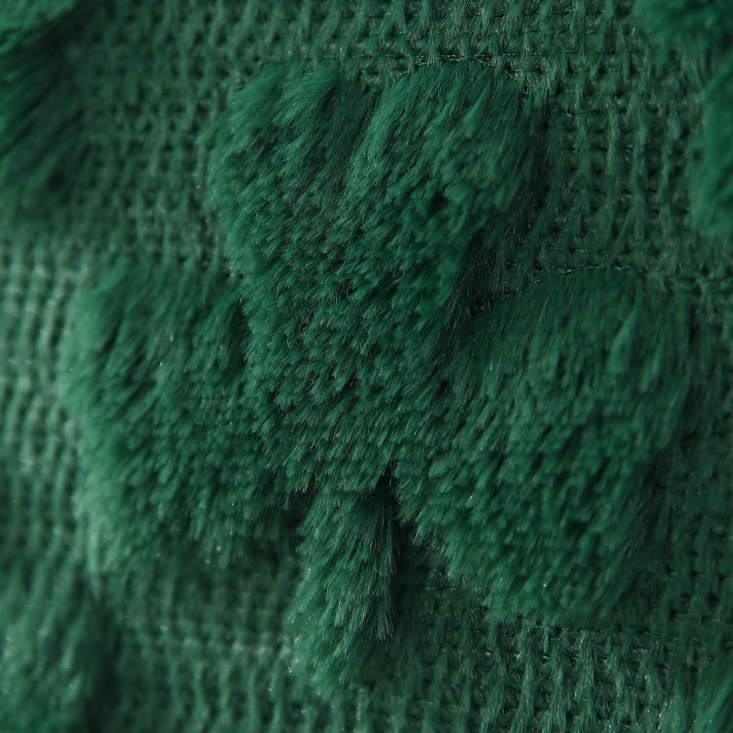 St Patricks Day Pillow Covers 18x18 inch Set of 2 St Patricks Day Decorations Green Shamrock Soft Plush Faux Fur Jacquard Throw Pillows for Bedroom Sofa Holiday Festivals Home Decor PTK021A18