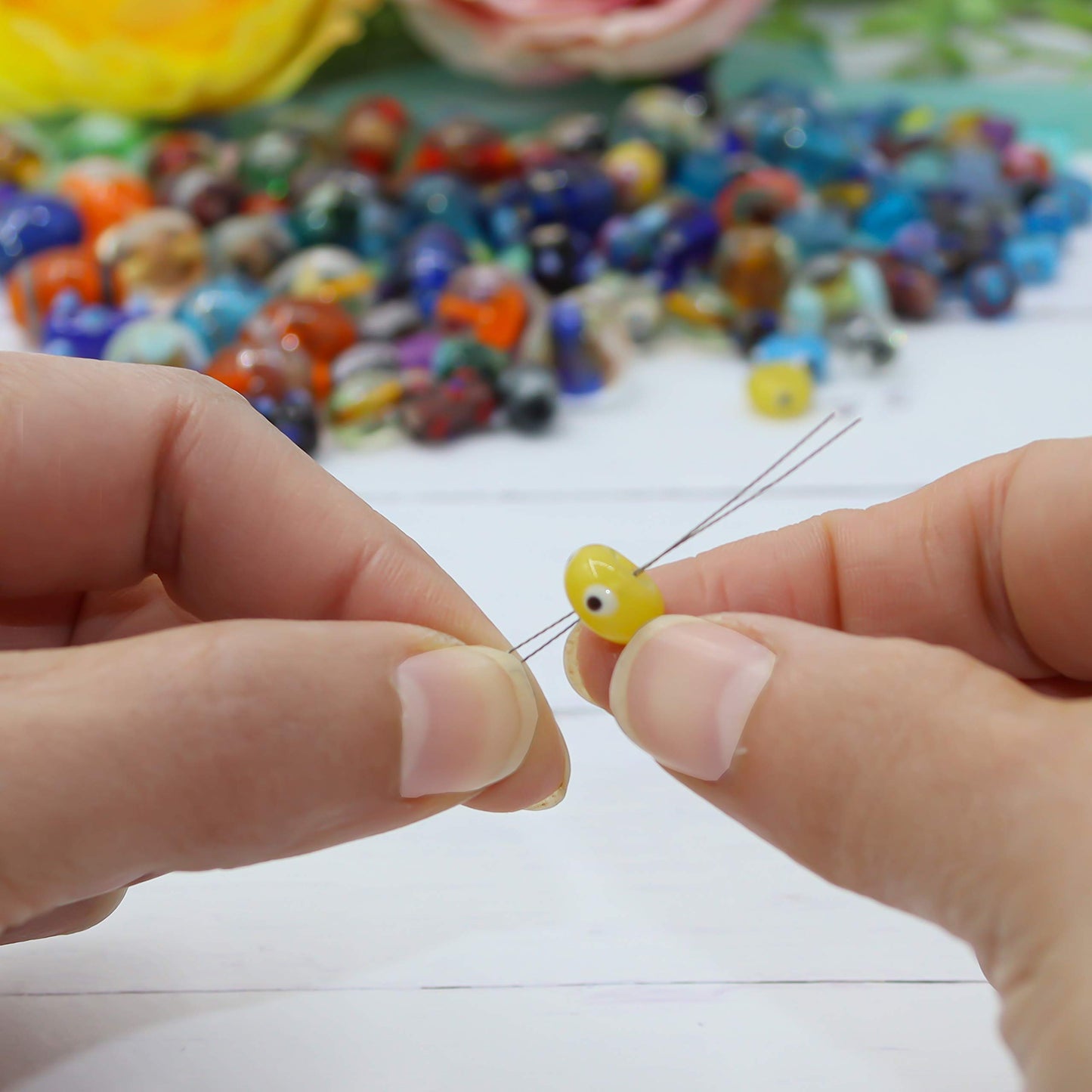 Fun-Weevz Assorted Glass Beads for Jewelry Making Adults, Bulk Glass Beads for Crafts, Lampwork Murano Bead Mix for Bracelets and Necklaces, Crafting Beads Supplies Kit, Large & Small Beads