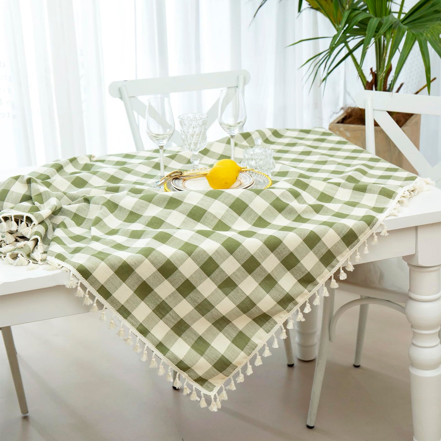Buffalo Plaid Square Tablecloth-Cotton Gingham Table Cloth for Kitchen Restaurant Farmhouse St Patricks Day Christmas Décor (55x55, Green)
