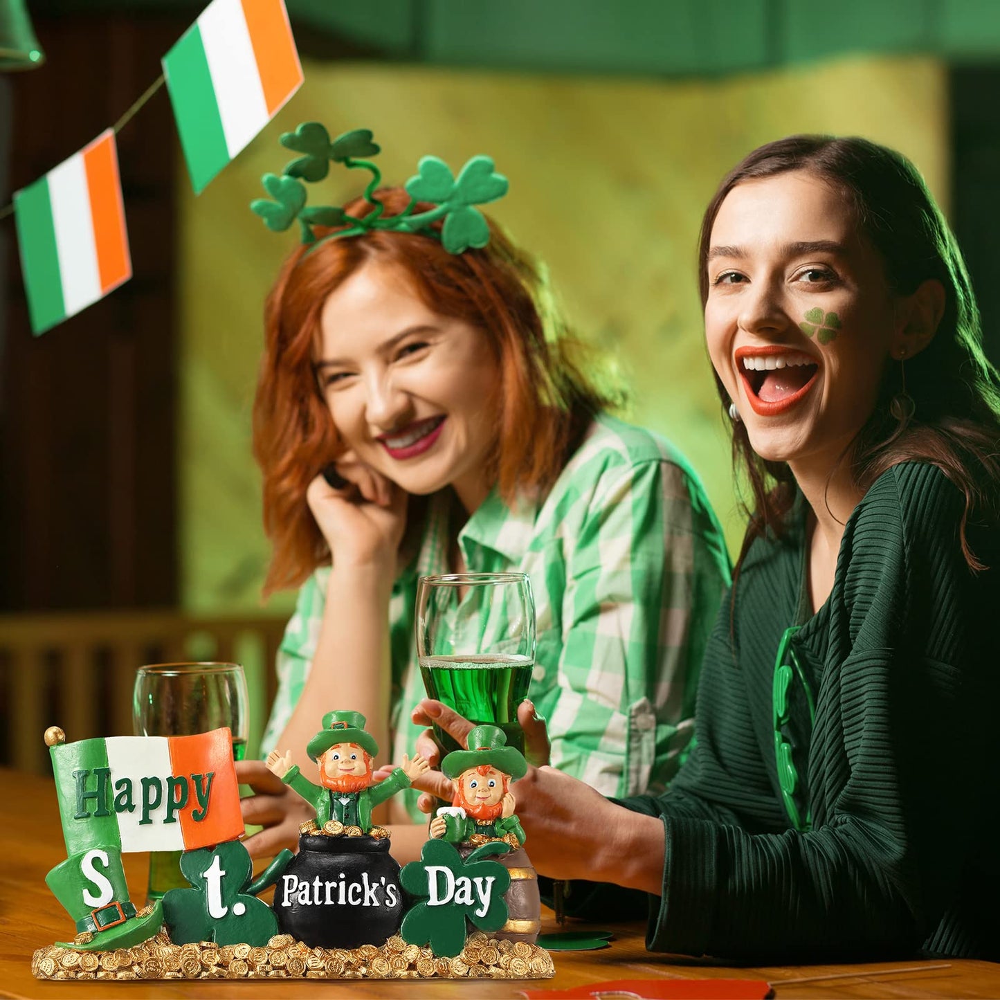 Happy Saint Patrick's Day Leprechaun Figurines Table Decorations Resin Saint Patrick's Day Green Shamrock Decorations Spring Figurines Home Decor for Household Office