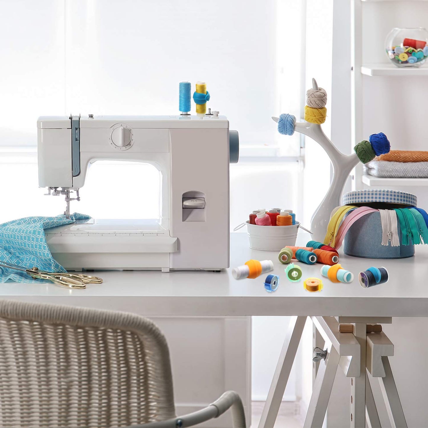 96 Pieces Bobbin Thread Buddies Include 40 Pieces Bobbin Clips Holder 28 Pieces Bobbin Thread Spool Huggers 28 Pieces Bobbin Thread Holders Sewing Machine Accessories for Thread Spool Organizing