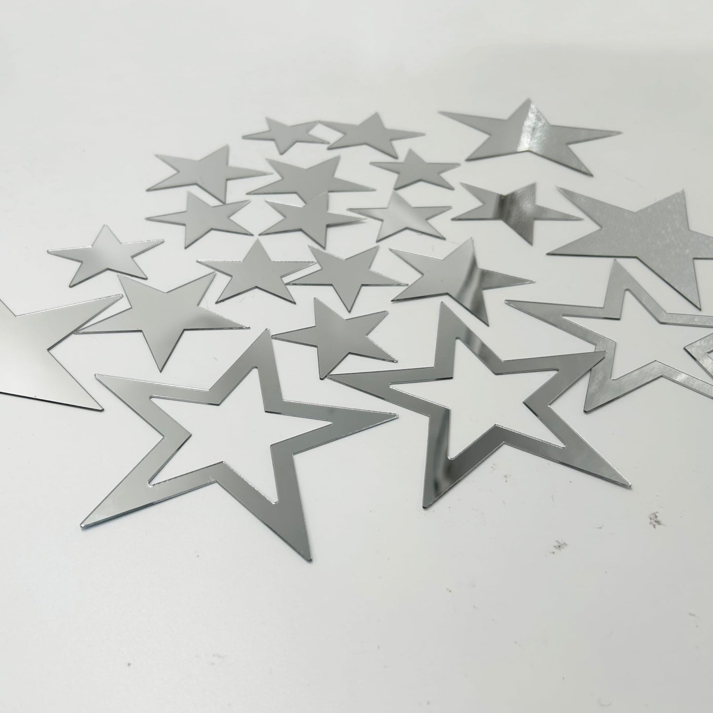 26pcs Stars Acrylic Mirror Wall Stickers 4Sizes Stars Stickers with Adhesive Art Decal 3D Wall Decorations for Baby Kids Bedroom Home DIY Decor (Silver Stars)