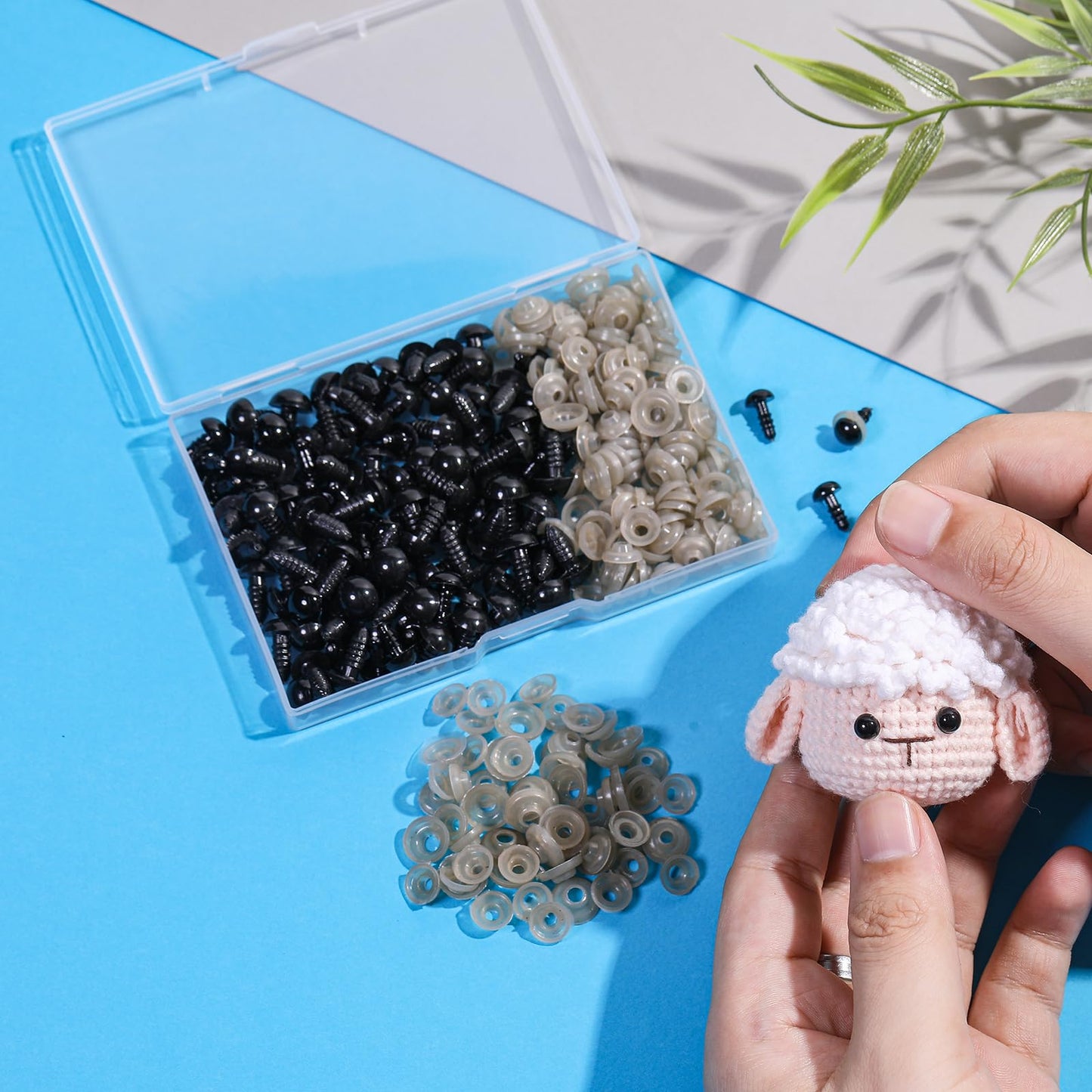 L-LWEIK 320Pcs 6mm Safety Eyes for Amigurumi Black Craft Doll Eyes for Crochet Animals with Washers, Stuffed Animal Eyes for Plush Dolls Bear Doll Making Supplies