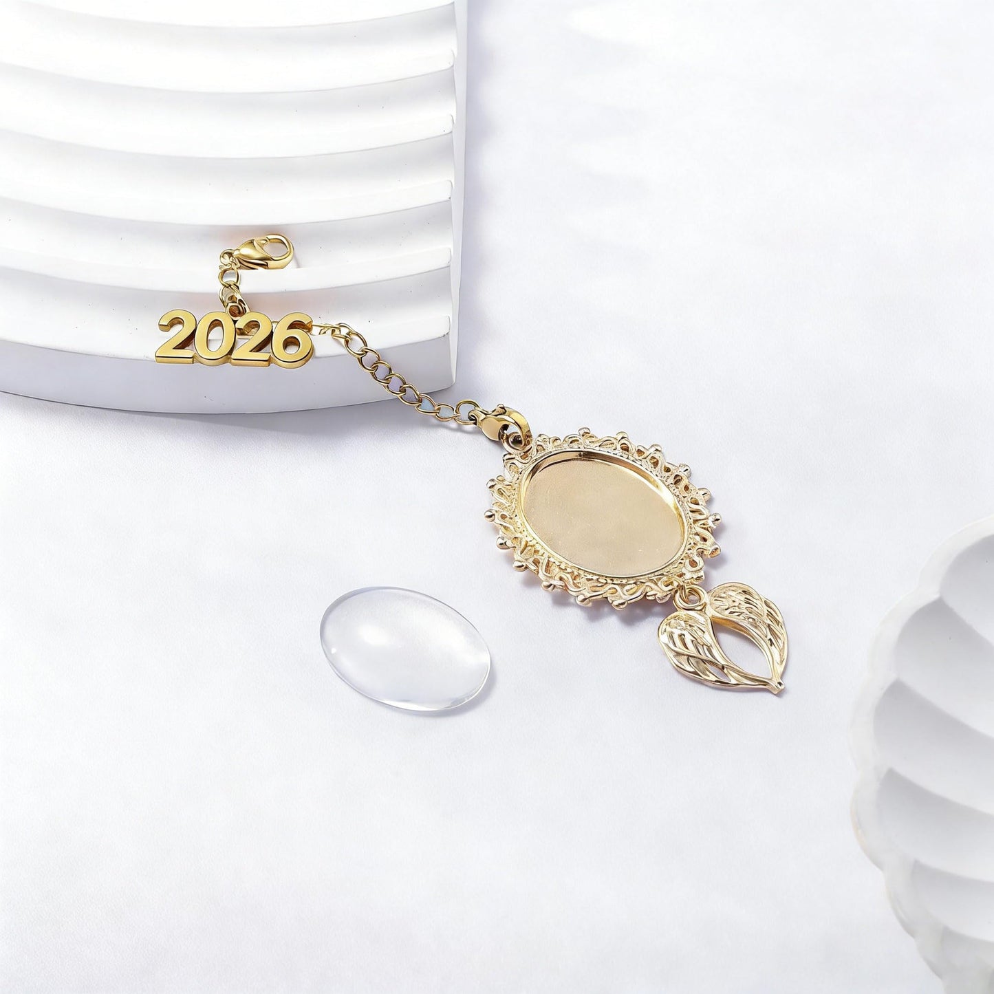 ARHTF Graduate Memorial Photo Charm Tassel Memorial Charm Class of 2026 Graduation 2026 DIY in Memory Mortarboard Decoration for Cap and Gown Ceremony Charms (gold heart tassel)