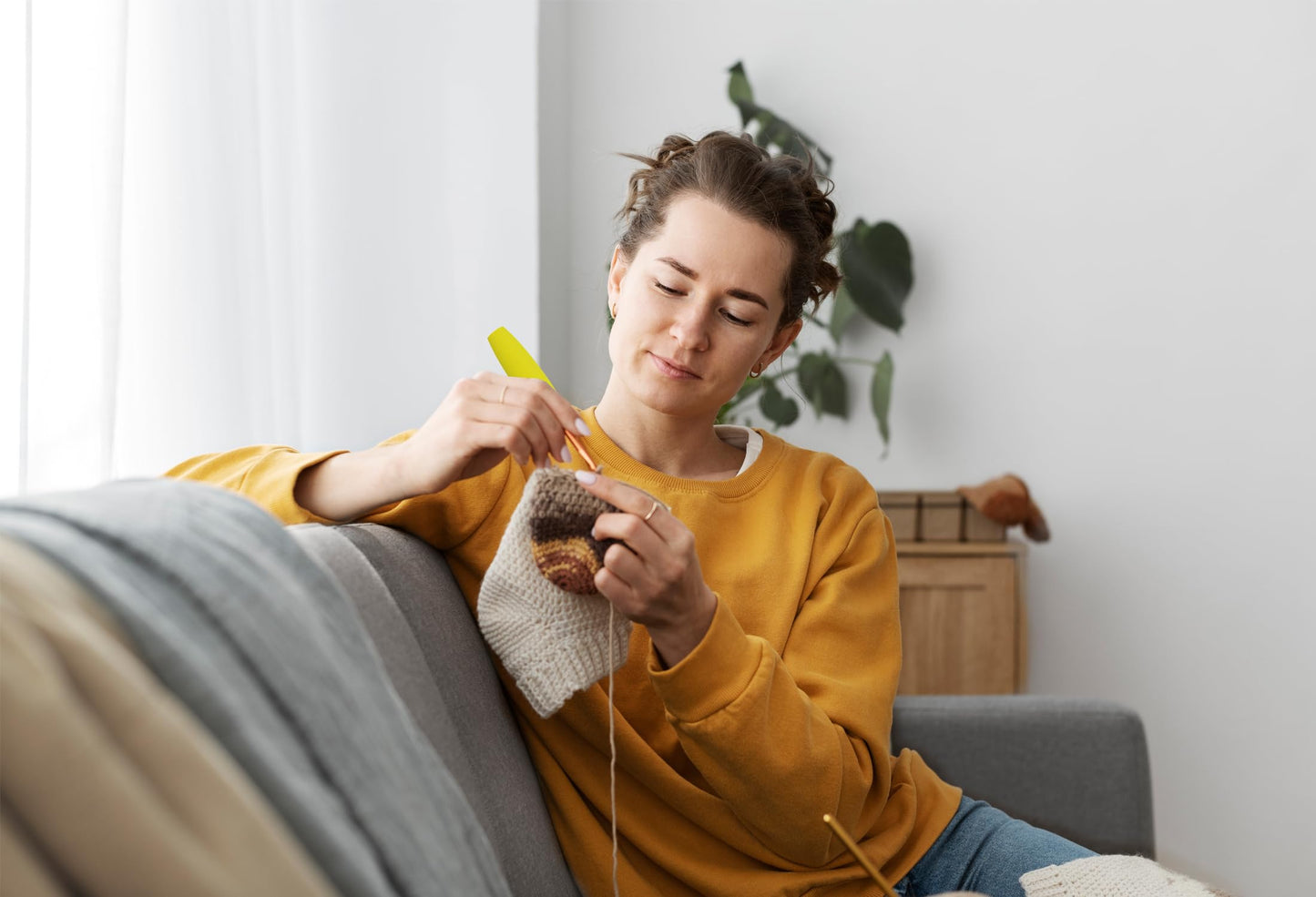 MEYAGO 5PCS Crochet Hook Grips Set Ergonomic Crochet Hook Handle Multi-Size Ergonomic Crochet Hook Handle Attachment - Fits 2mm to 10mm Hooks