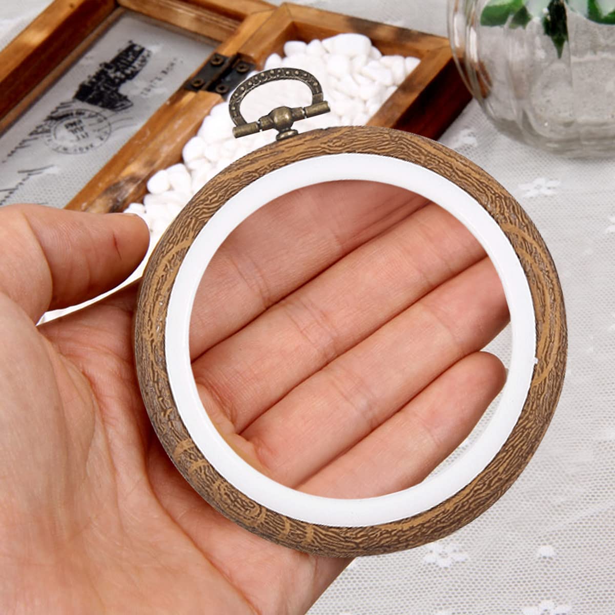 8 Pcs/Set Mini Embroidery Hoops 3 Inch Round Imitated Wood Plastic Display Frame Reusable Circle Cross Stitch Hoop Ring for Art Craft Sewing and Hanging Ornaments Home Decor