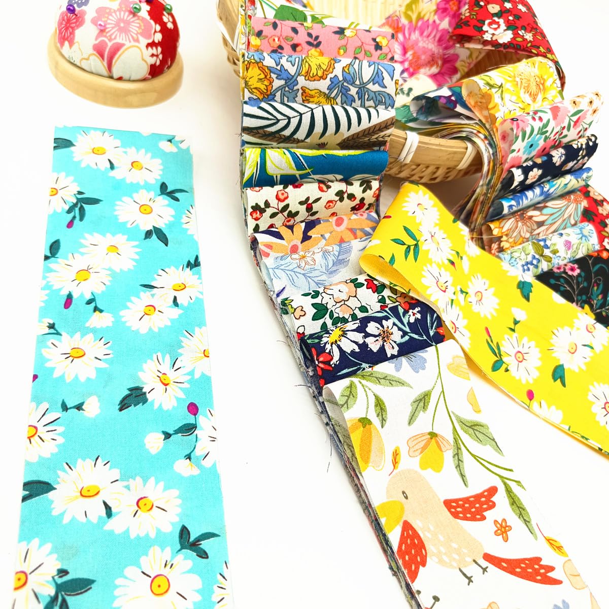 7Pcs 20" x 20" Cotton Fabric DIY Making Supplies Quilting Patchwork Fabric Fat Quarter Bundles DIY for Quilting Cotton Patchwork Cushions (Flowers, 2.4" x19")