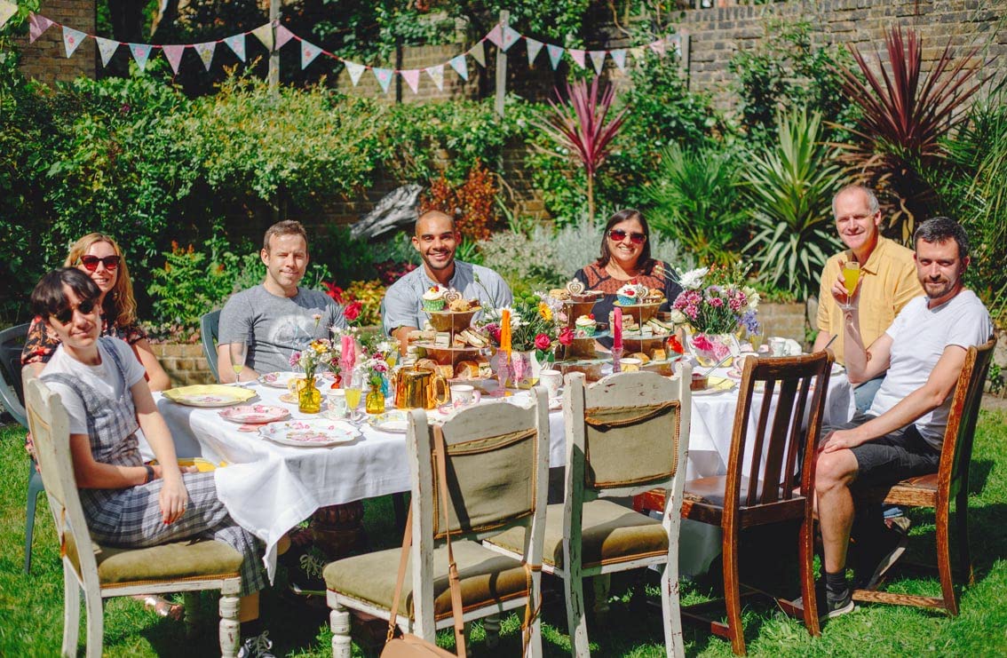 Talking TablesVintage Floral Paper Plates Pack of 24 - Pink, Blue, Yellow, Scalloped Edge, Truly Scrumptious, Disposable Tableware For Birthday, Garden Party, Afternoon Teas, Baby Shower, Wedding