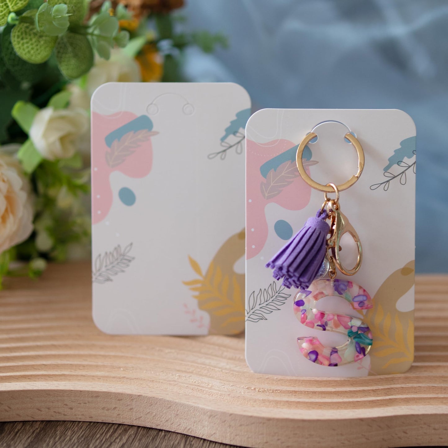 Temlum 100 Pcs Keychain Display Cards with Self-Sealing Bags, 3'' x 4.7'' Keychain Cards Holder for Display Keyring Cards Jewelry Packaging Supplies (Plant)