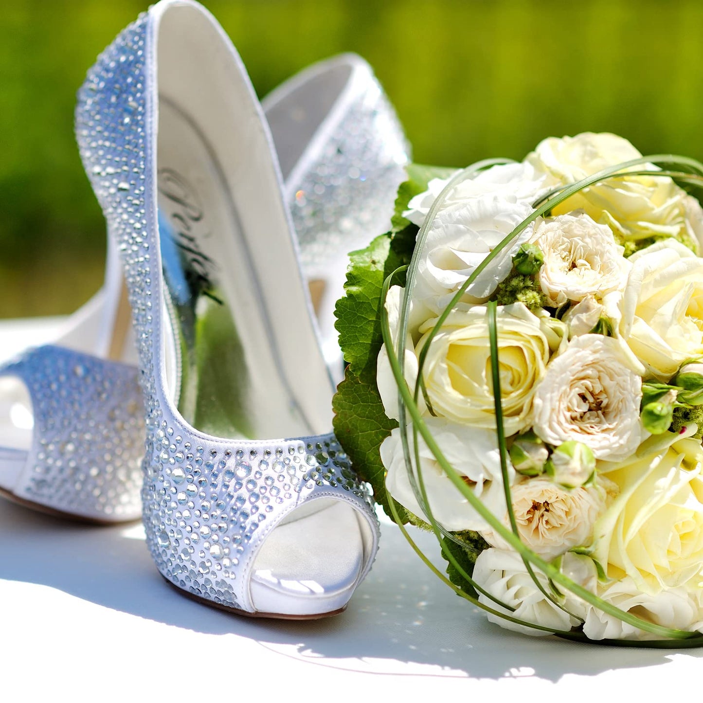 TecUnite 2000 Pieces Flat Back Round White Polar Light Crystal Rhinestones (1.5-6 Mm) with Pick Up Tweezer and Picking Pen for Crafts, Nail, Clothes, Shoes, Bags, DIY Art