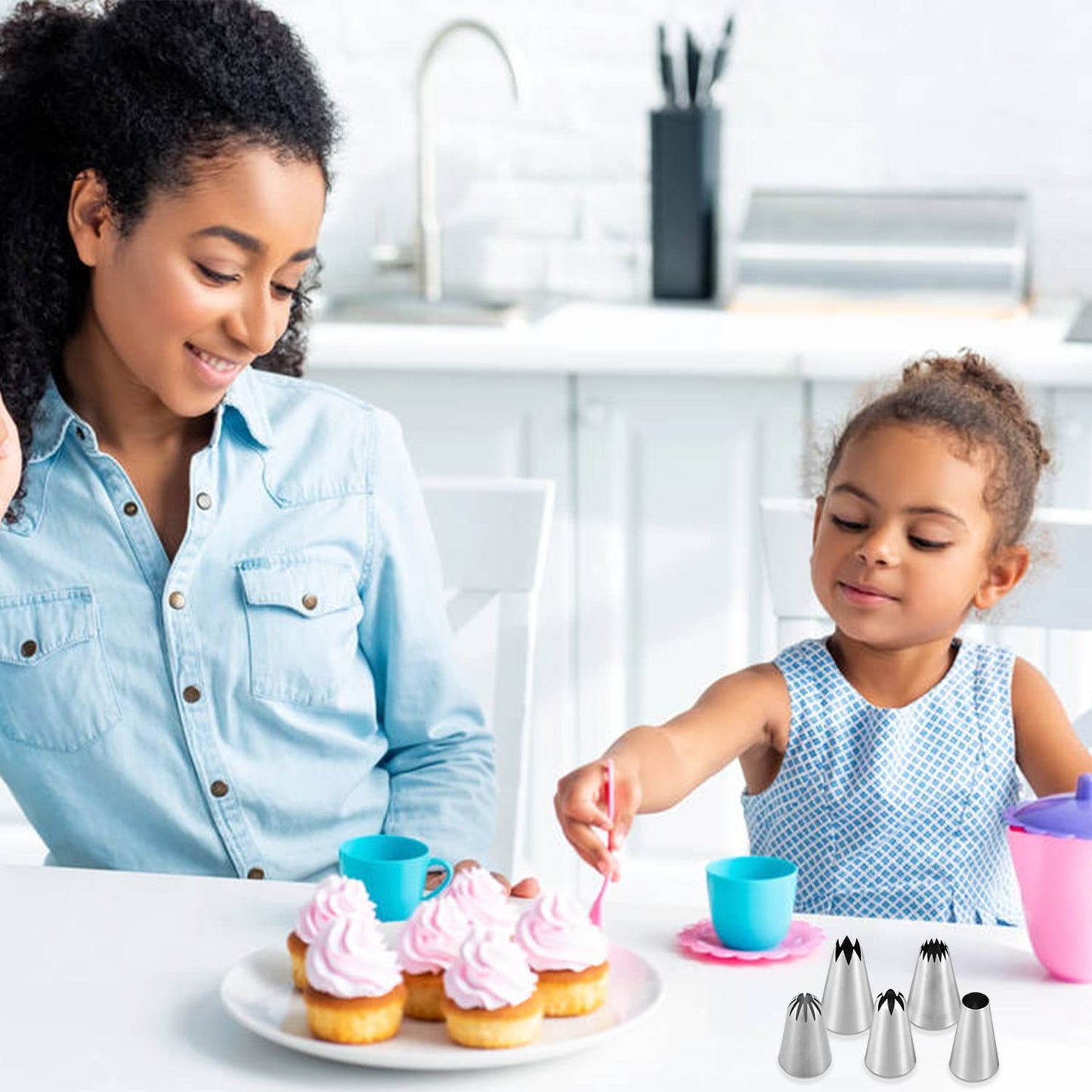 Suuker 5 Pcs/Set Large Piping Tips Set,Stainless Steel Frosting Piping Kit,Pastry Cake Decorating Tips Baking Tools For Cookies Cupcake Decorating Kit (1A 1E 348 347 356)