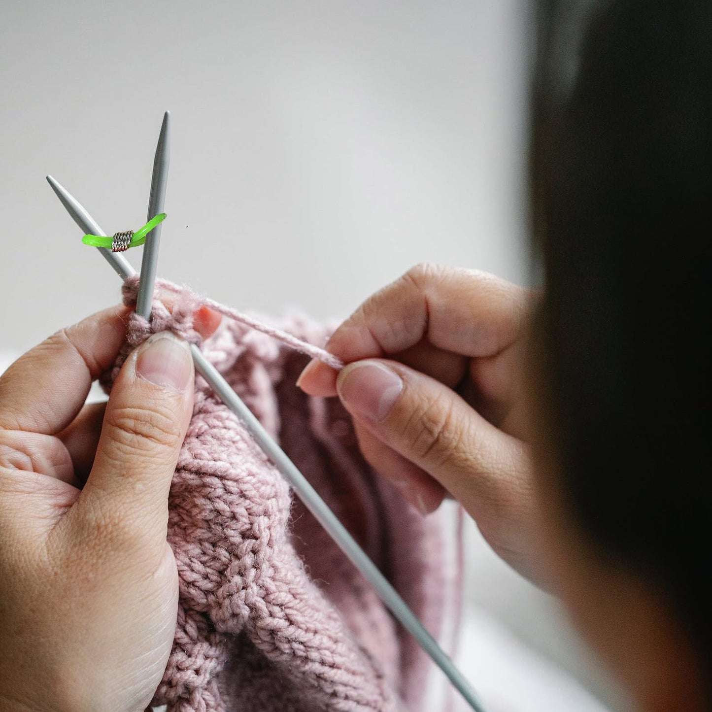 SPANSEE 8 PCS Knitting Needle Stoppers, Knitting Needle Hugger, Stitch Stopper, Project Keeper, Knitting Crochet Supplies, Knitting Accessories, Needle Minder, Needle Stopper