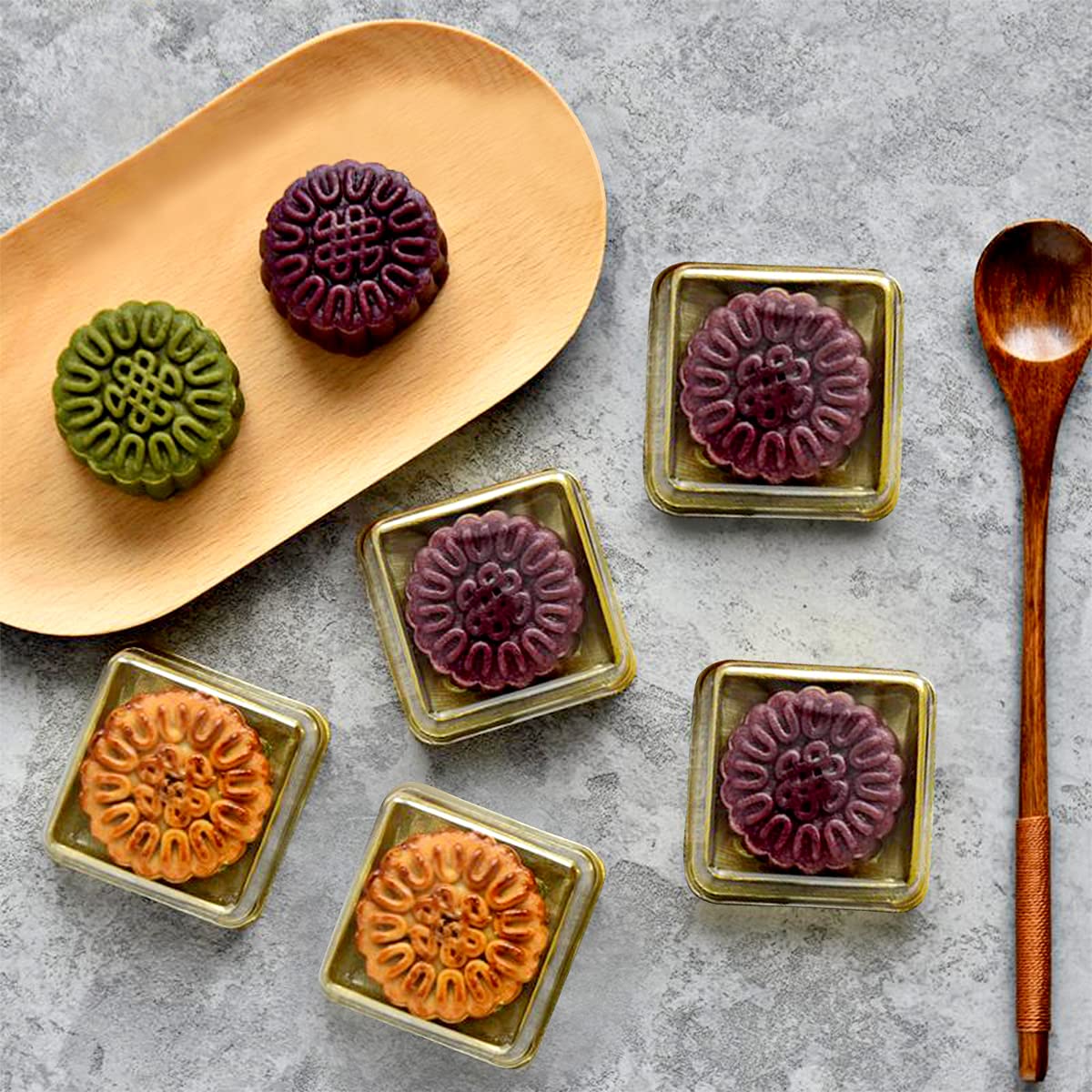 Pralb 100 Set 2.24"L x 2.24"W x 1.57"H Clear Plastic Mini Cupcake Boxes Muffin Pod Dome Muffin Single Container Box Wedding Birthday Gifts Supplies for Cheese Pastry Dessert Mooncake (square, gold)