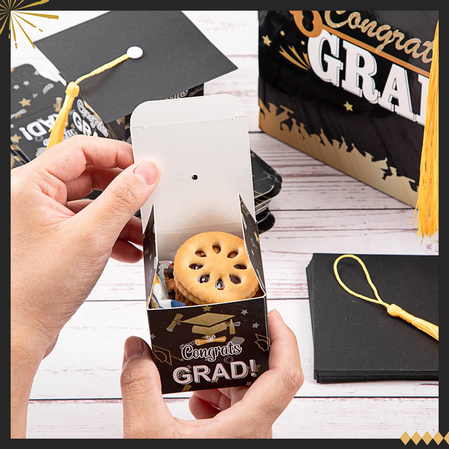 Pajean 30 Pcs Graduation Cap Candy Gift Box Grad Hat Gift Box Treat Boxes with Tassels Graduation Party Favors for Guests Class of 2026 Decorations(Black)