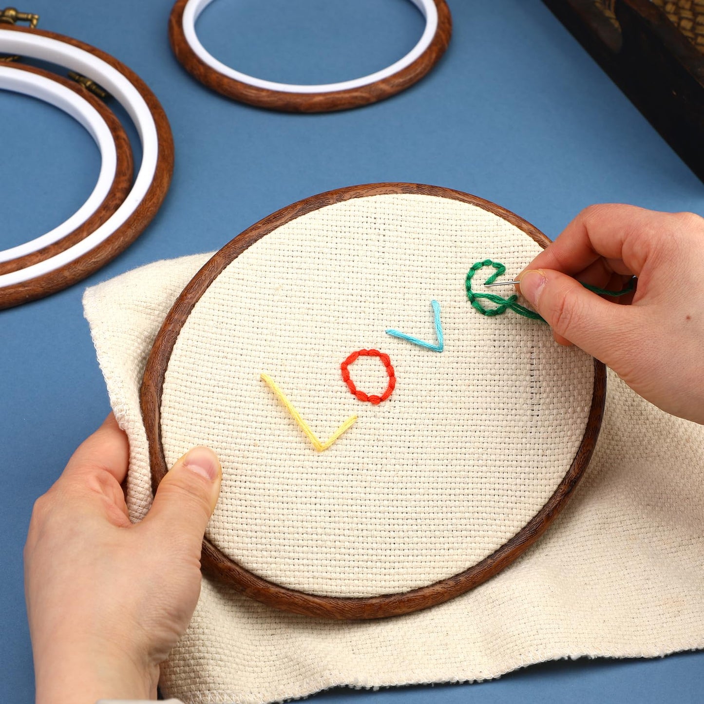 4 Pack Embroidery Hoop Ring, Imitated Wood Display Frame Circle and Oval Embroidery Kits with 30 Pieces Large Eye Embroidery Needles, Quilting Hoop and Cross Stitch Supplies for Sewing and Wall Hang