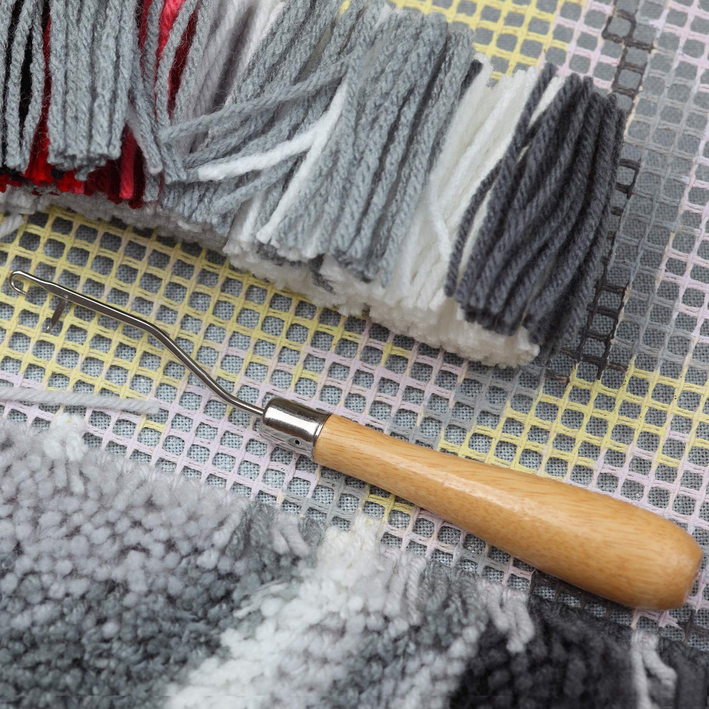 WILLBOND 2 Pieces Blank Rug Hooking Mesh Latch Hook Mesh Canvas Kit with 2 Pieces Wooden Bent Tool for DIY Tapestry Canvas (19 x 39 Inches)