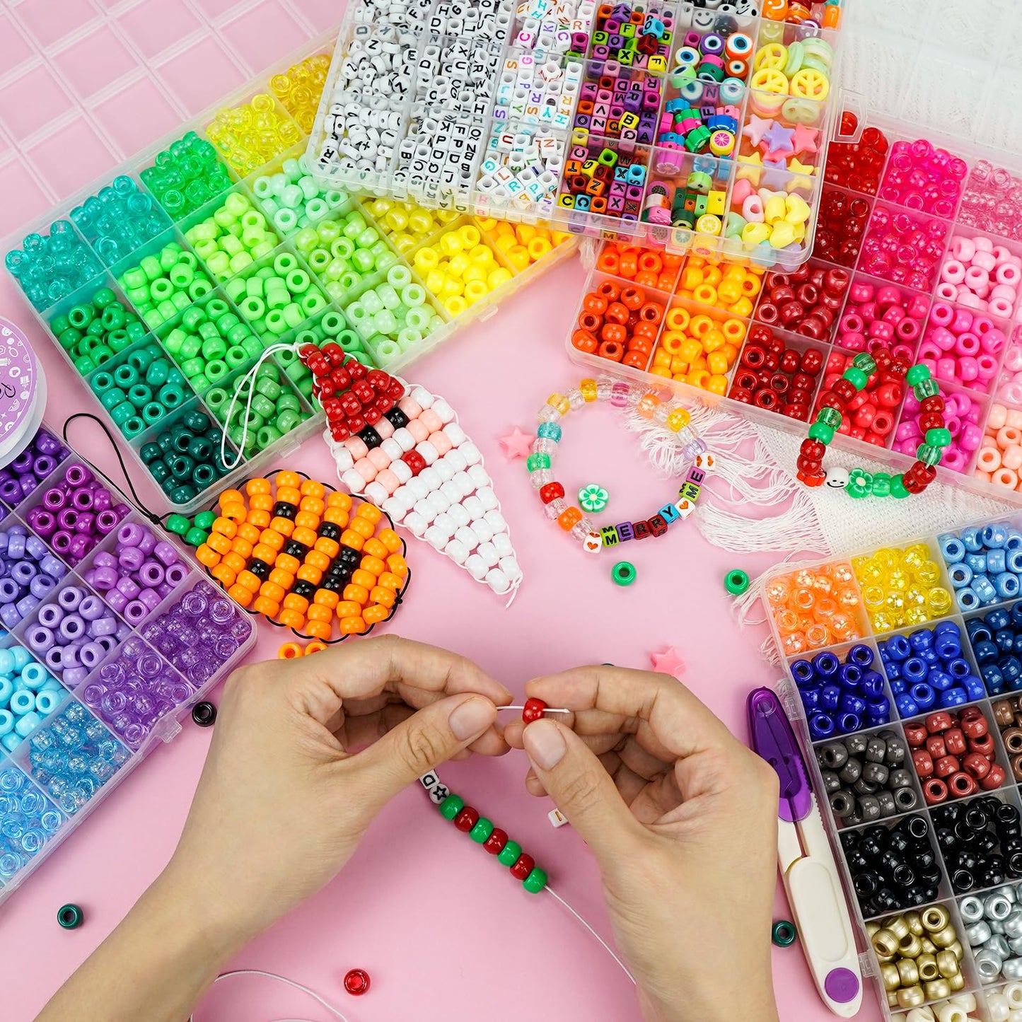 5 Boxes Bracelet Making Kit Pony Beads, 96 Colors 6x9mm Kandi Rave Beads for Bracelets Friendship Plastic Beads with 800Pcs Letter Bead DIY Arts and Crafts for Kids Adults Keychain Jewelry Making