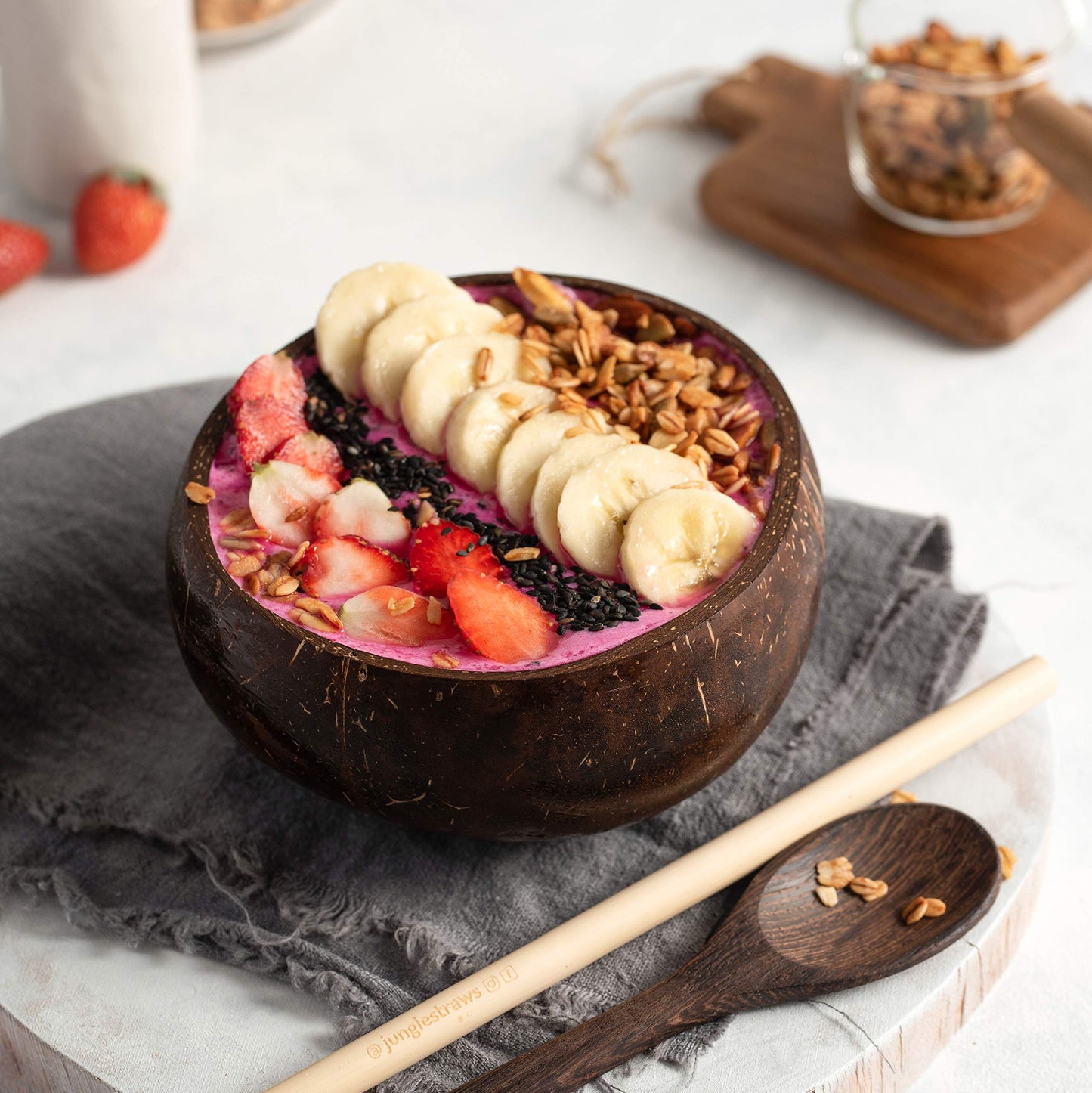 2 Polished Coconut Bowl & Wooden Spoons Set with Bamboo Straws • Natural Yoghurt & Smoothie Bowls Ideal for Ninja Creami • Healthy Coco Shell Buddha, Acai • Eco Friendly Vegan Gifts