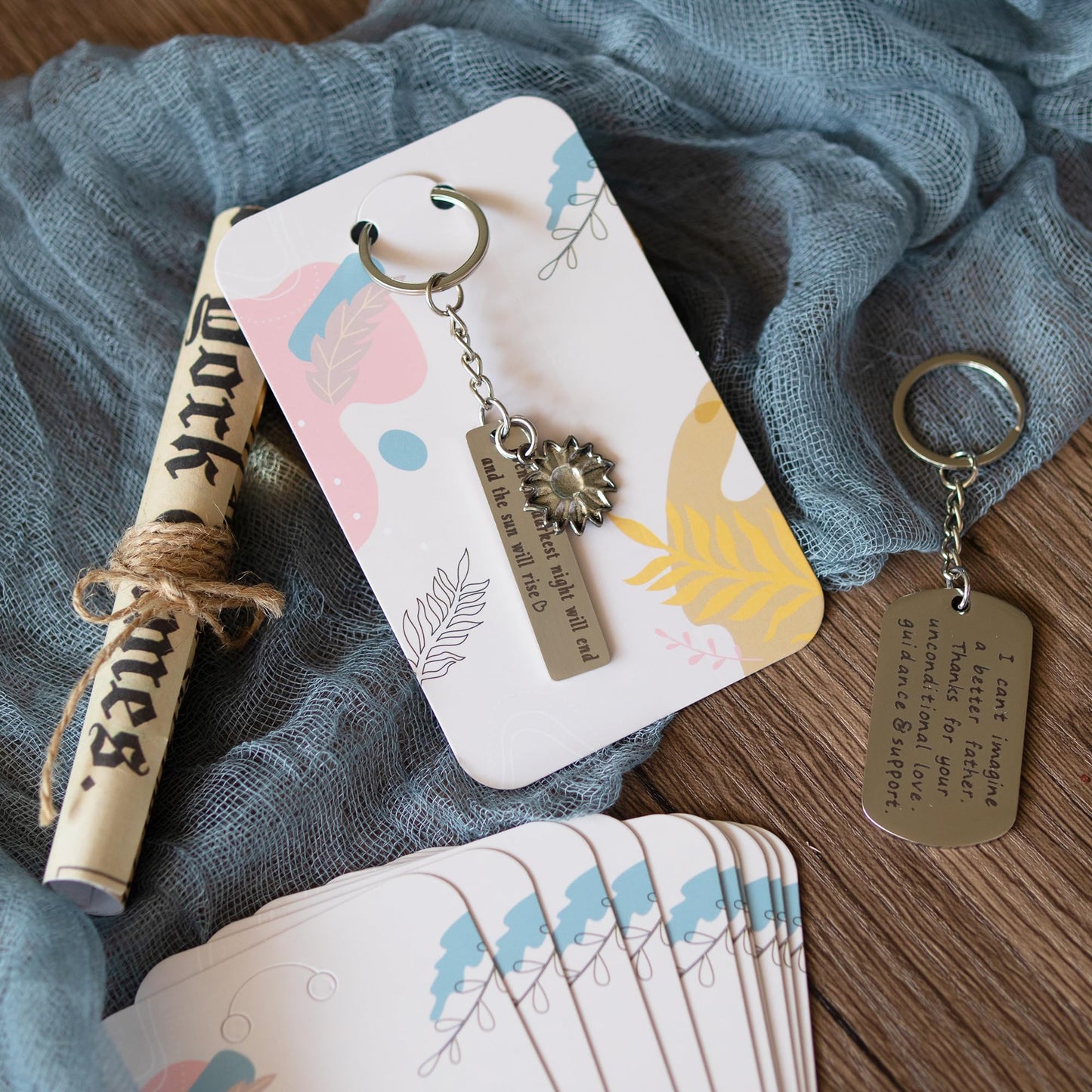 Temlum 100 Pcs Keychain Display Cards with Self-Sealing Bags, 3'' x 4.7'' Keychain Cards Holder for Display Keyring Cards Jewelry Packaging Supplies (Plant)