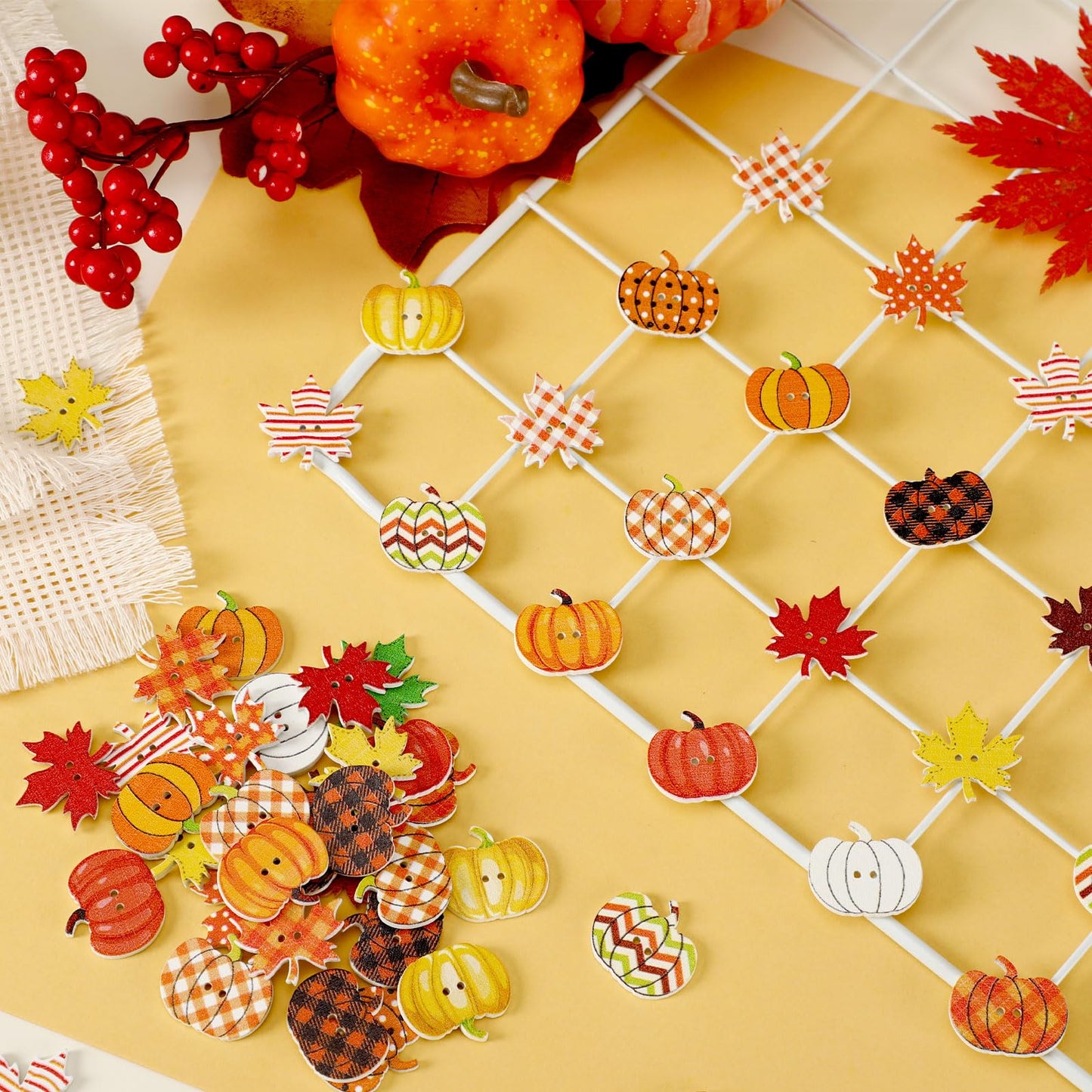 JUNEBRUSHS Fall Wooden Buttons, 260pcs Autumn Leaves Pumpkin Shaped Thanksgiving Wooden Sewing Buttons for Fall Thanksgiving Party DIY Crafts Decoration Sewing Clothes Accessories
